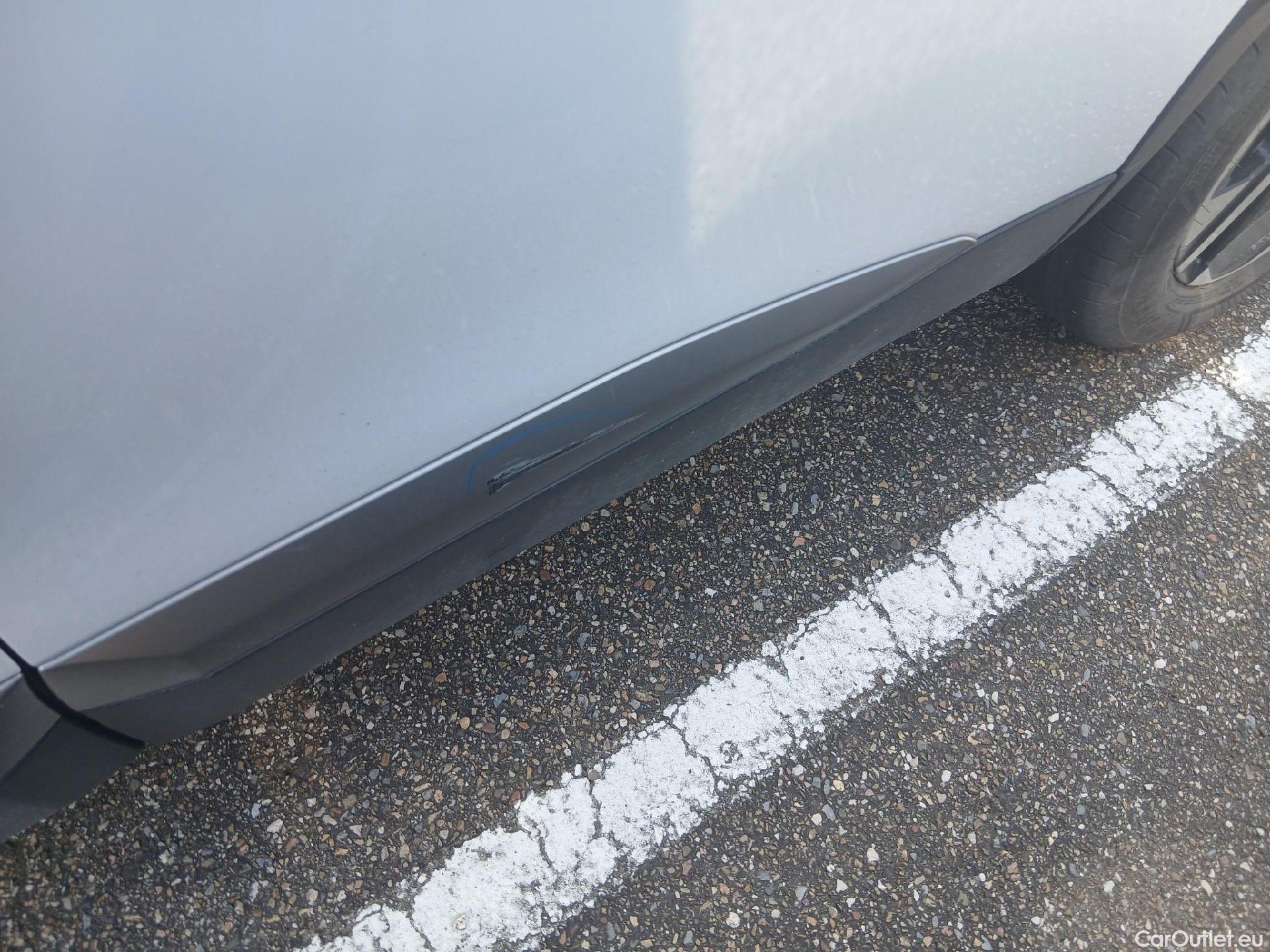  Peugeot  2008 PEUGEOT  / 2023 / 5P / todoterreno GT BlueHDI 130 S&S EAT8 #9