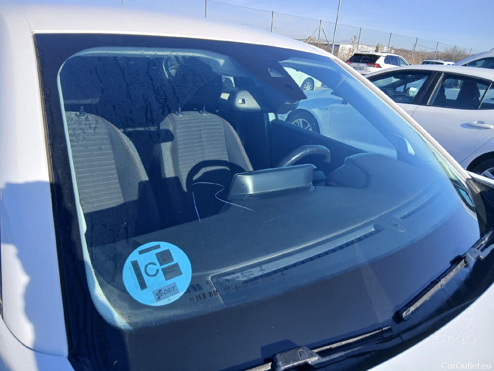  Peugeot  2008 PEUGEOT  / 2019 / 5P / todoterreno Active Pack BlueHDI 81kW (110CV) #8