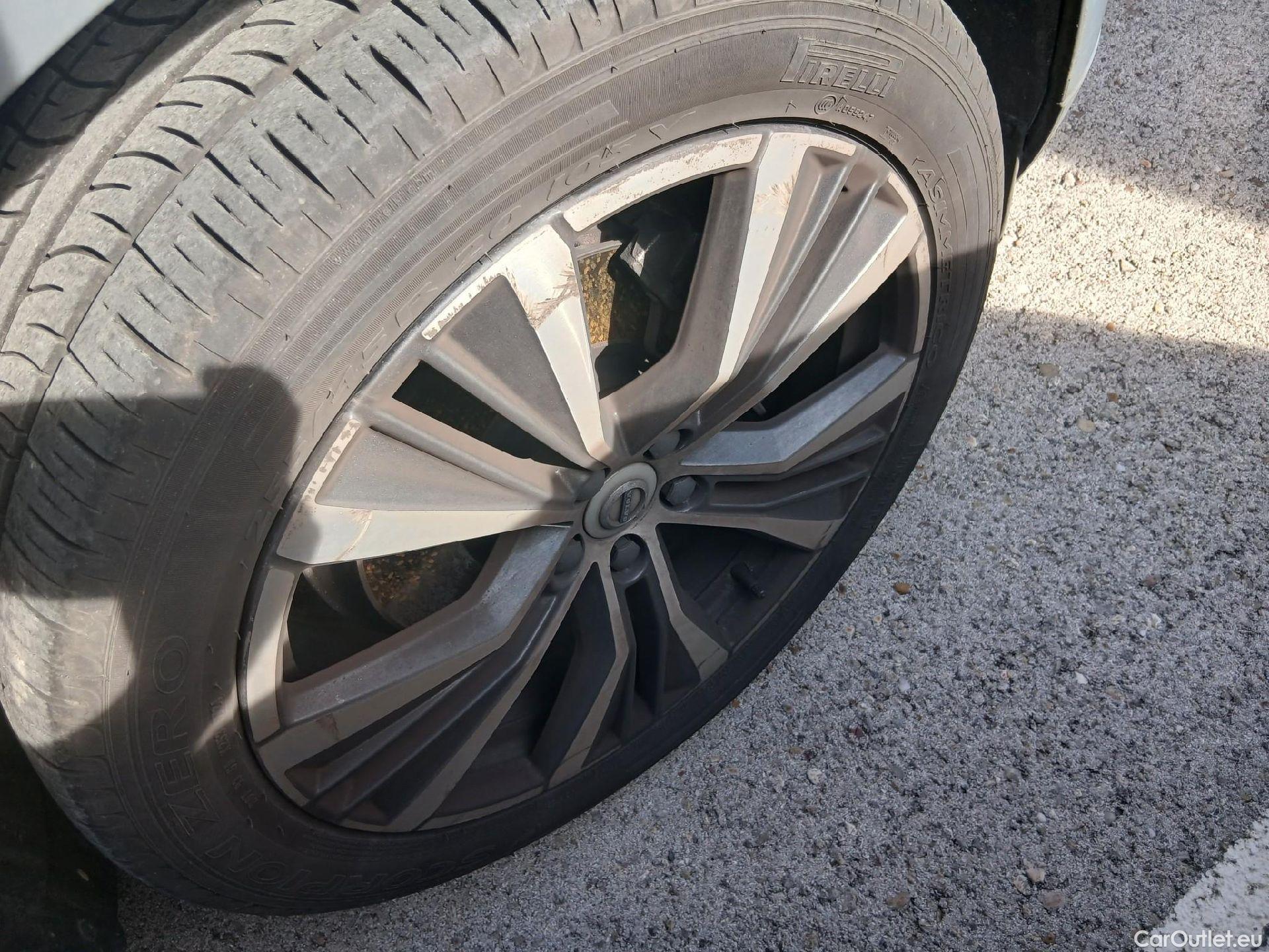  Volvo  XC60 VOLVO  / 2017 / 5P / todoterreno 2.0 B4 D Inscription Auto #18