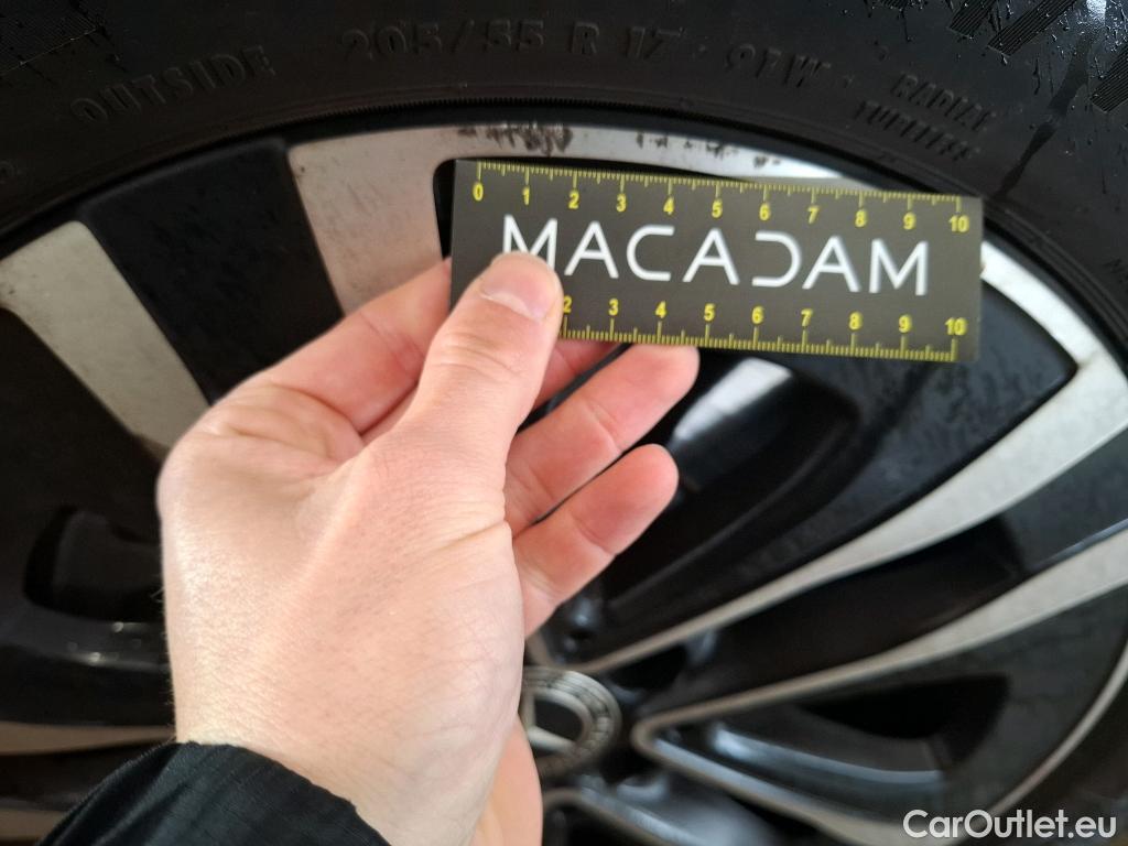  Mercedes  A-Klasse MERCEDES-BENZ Classe A Berline / 2022 / 4P / Berline A 250 e Business Line 7G-DCT #23