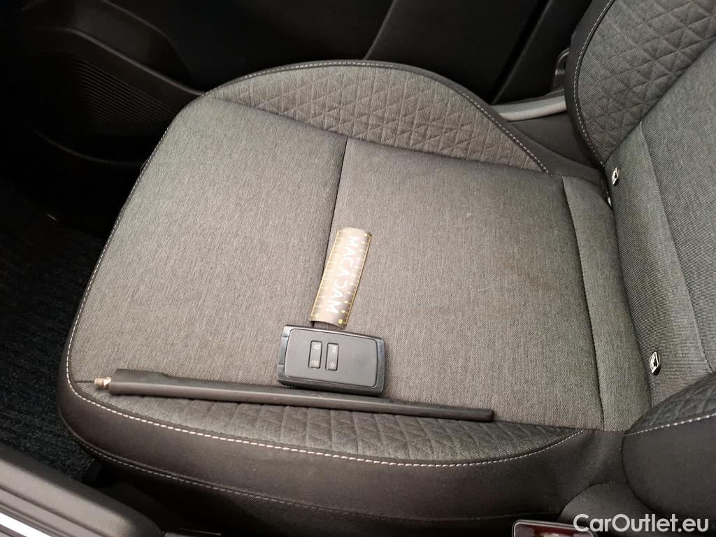  Renault  Captur  II Evolution 1.6 E-TECH Hybrid 145CV BVA6 E6d #19