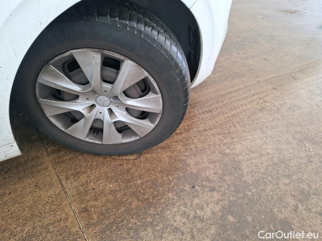  Peugeot  208  Affaire Pro 1.6 HDi 75CV BVM5 E6 #30