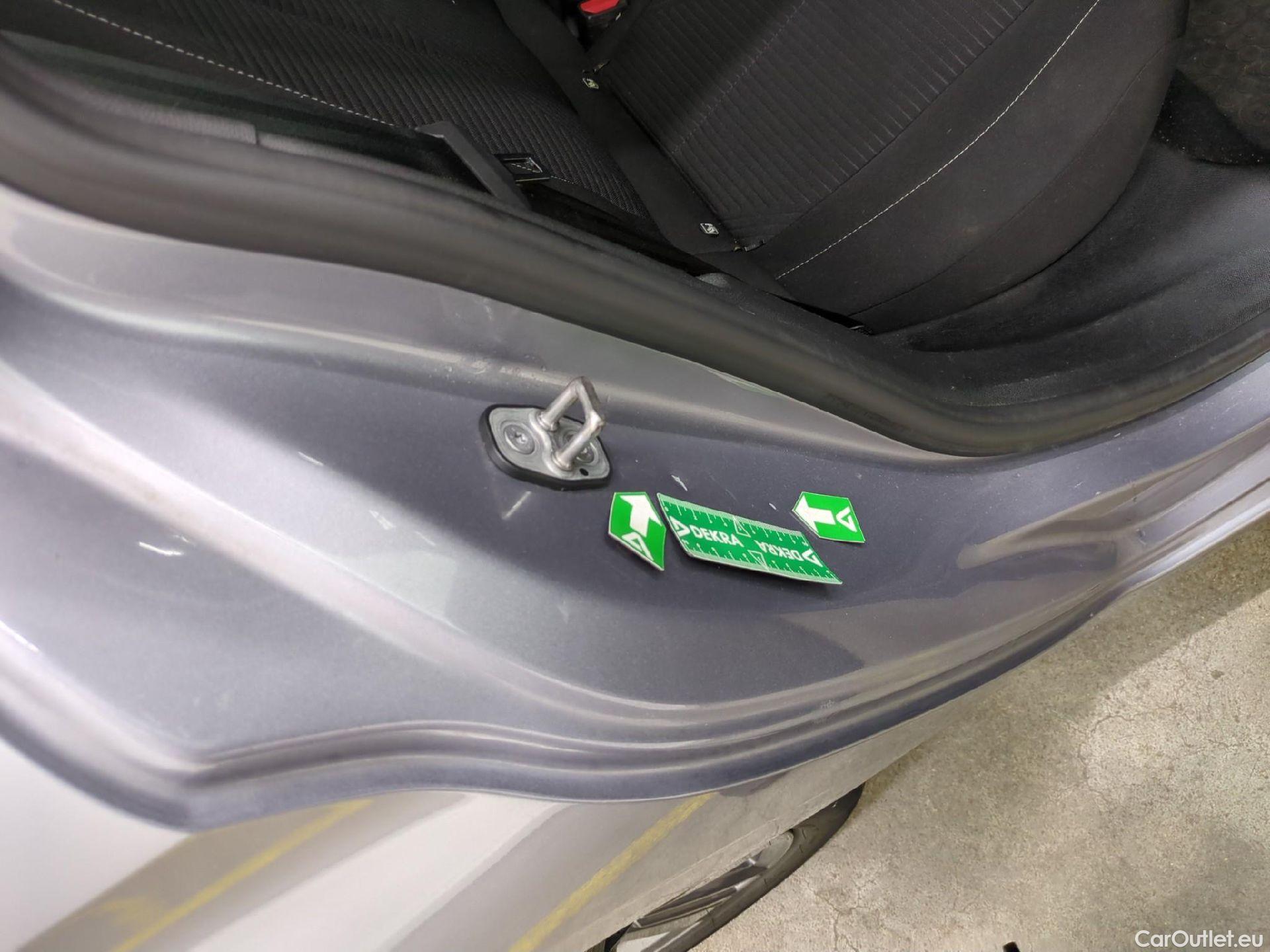  Peugeot  308 PEUGEOT  SW / 2021 / 5P / Break BlueHDi 130 EAT8 ACTIVE PACK #19