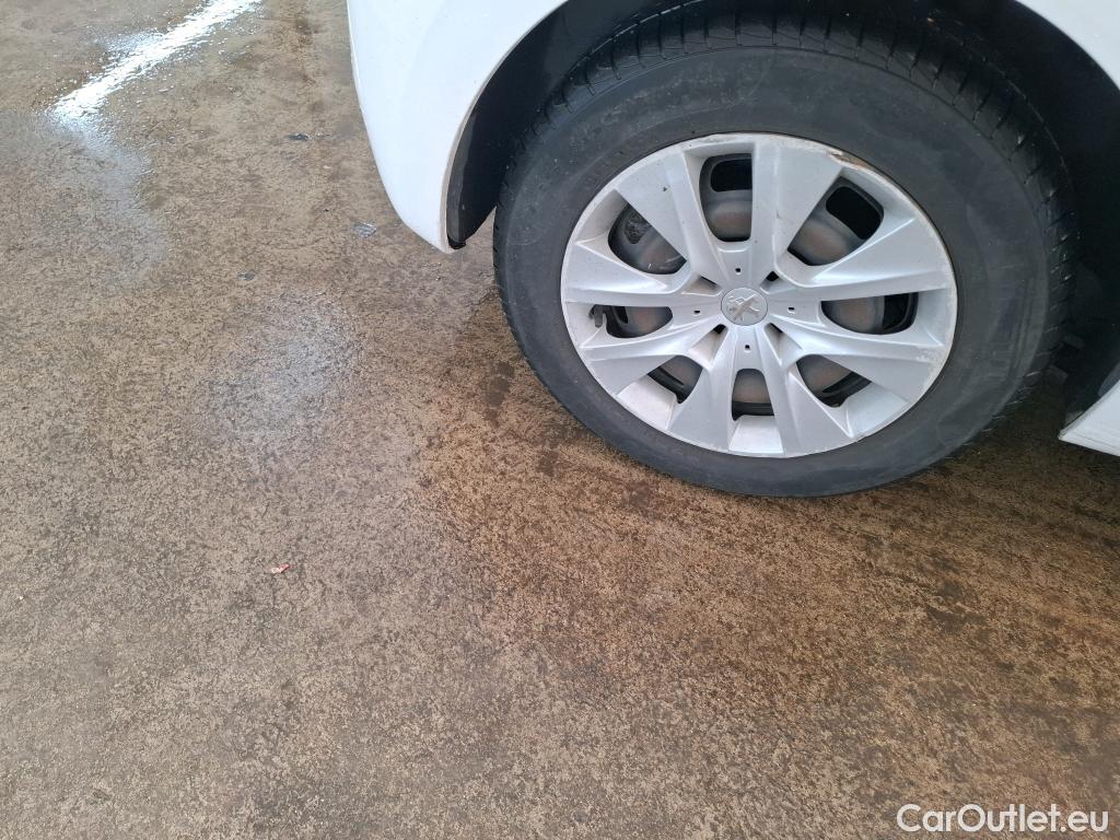  Peugeot  208  Affaire Pro 1.6 HDi 75CV BVM5 E6 #33