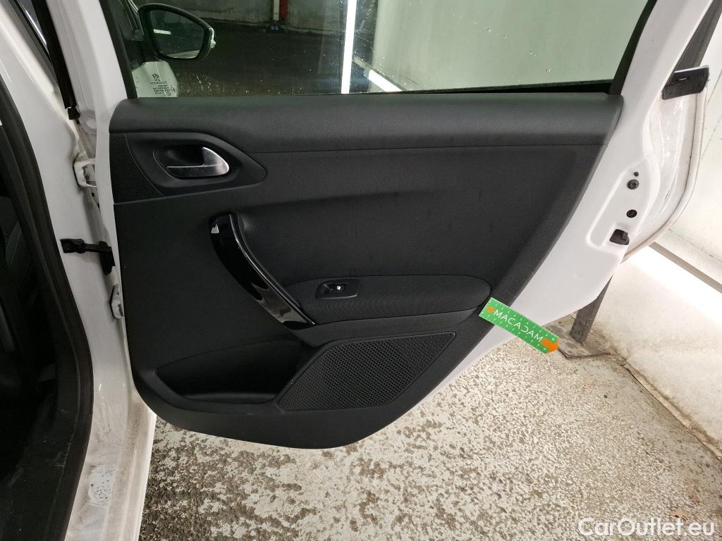  Peugeot  208  Allure Business 1.2 PureTech 110CV BVM6 E6dT #15