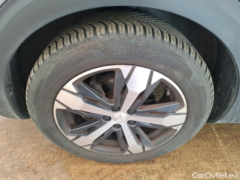  Peugeot  5008  Allure 1.5 HDi 130CV BVA8 7 Sieges E6d #1