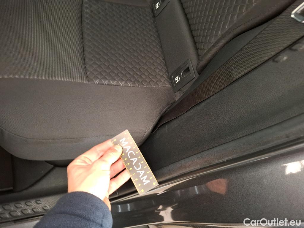  Toyota  C-HR TOYOTA  / 2016 / 5P / SUV 1.8 Hybride 122 Dynamic Business Beyond #22