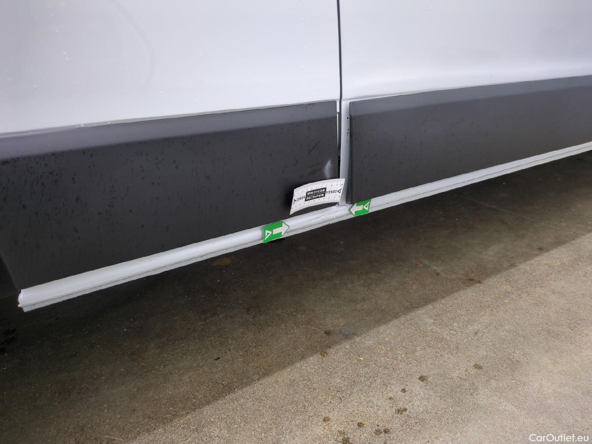  Renault  Trafic  III Fourgon L2H1 3T Confort 2.0 dCi 130CV BVM6 E6d #15