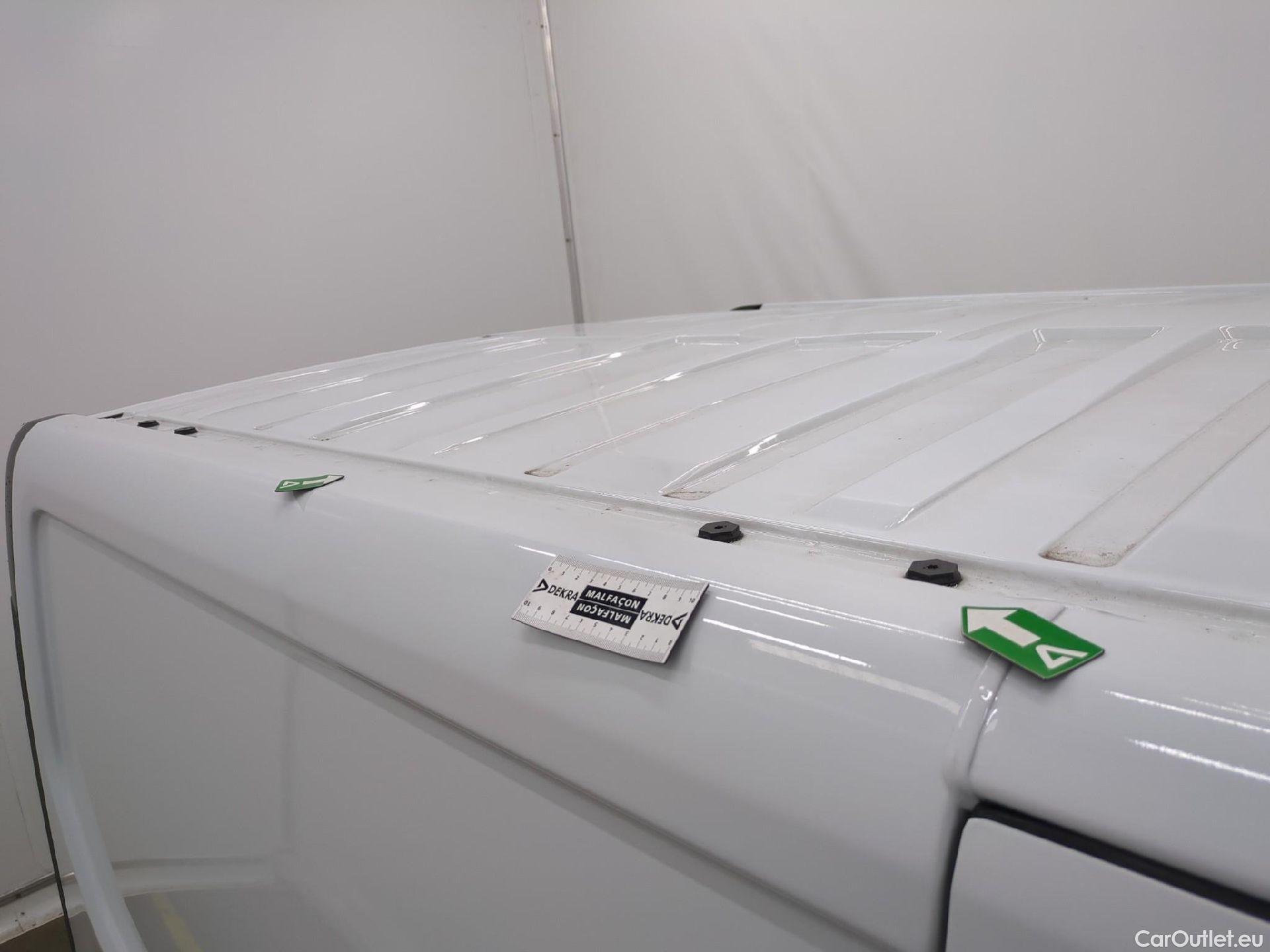  Renault  Trafic  III Fourgon L2H1 3T Confort 2.0 dCi 130CV BVM6 E6d #26