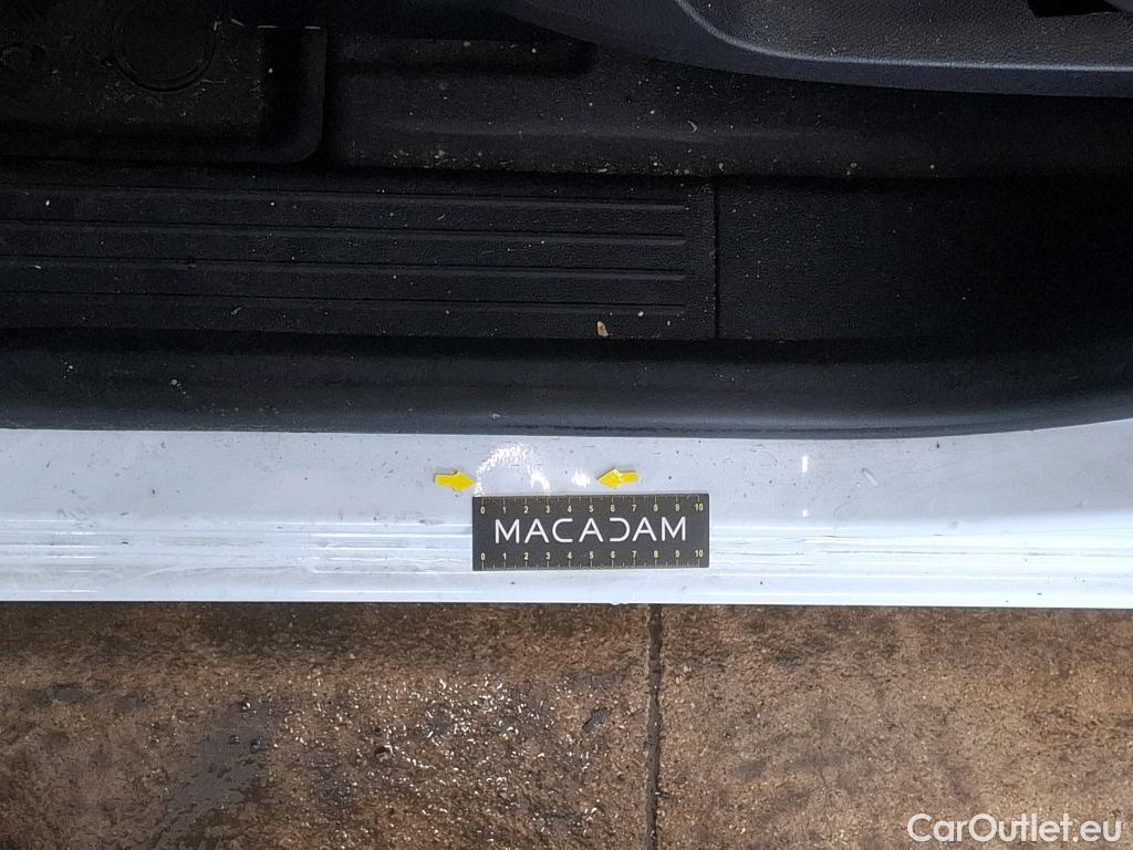  Renault  Kangoo RENAULT  / 2021 / 4P / Fourgonnette EXTRA - BLUE DCI 115 L2 #32