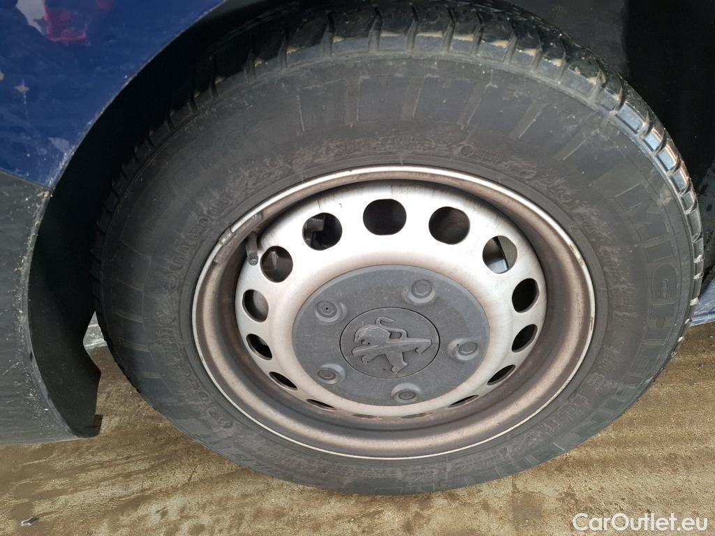  Peugeot  Expert  Fourgon Premium Pack Standard 2.0 HDi 180CV BVA6 E6 #10