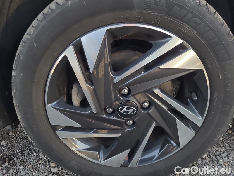  Hyundai  Bayon   (2021)  1.0T-GDI MHEV Style AT #3