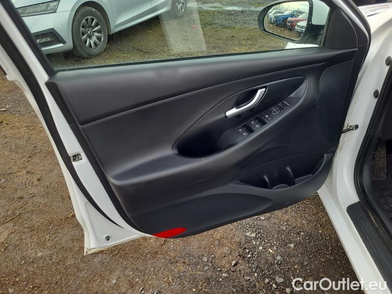  Hyundai  i30  (PD)(01.2017  ->)  kom.1.0TGDI 120 Smart #10