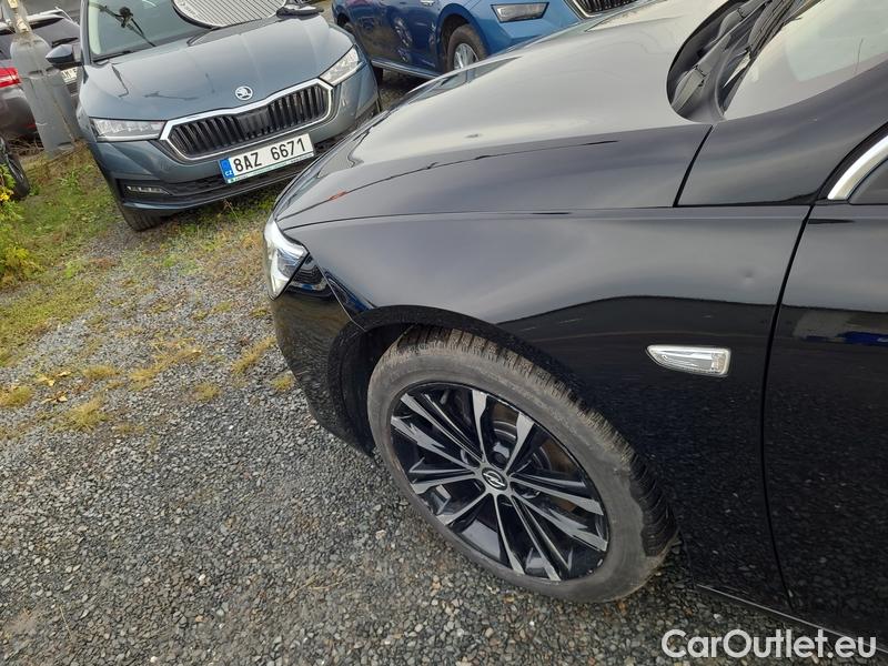  Opel  Insignia  Sports  Tourer (2017) Ins.ST 2.0CDTI 128 Ultimate AT #4