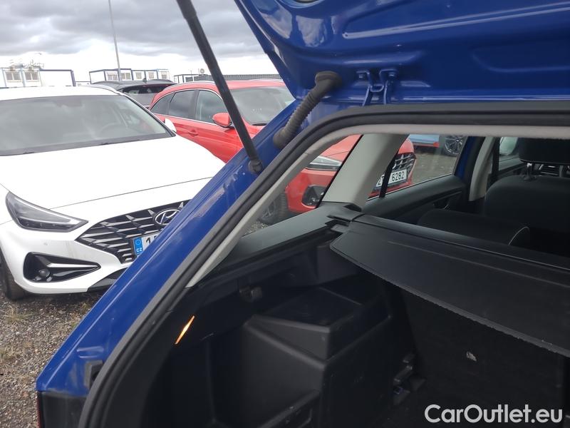  Skoda  Fabia  Combi (2015) Com.1.0TSI 70 Ambition 5d #32