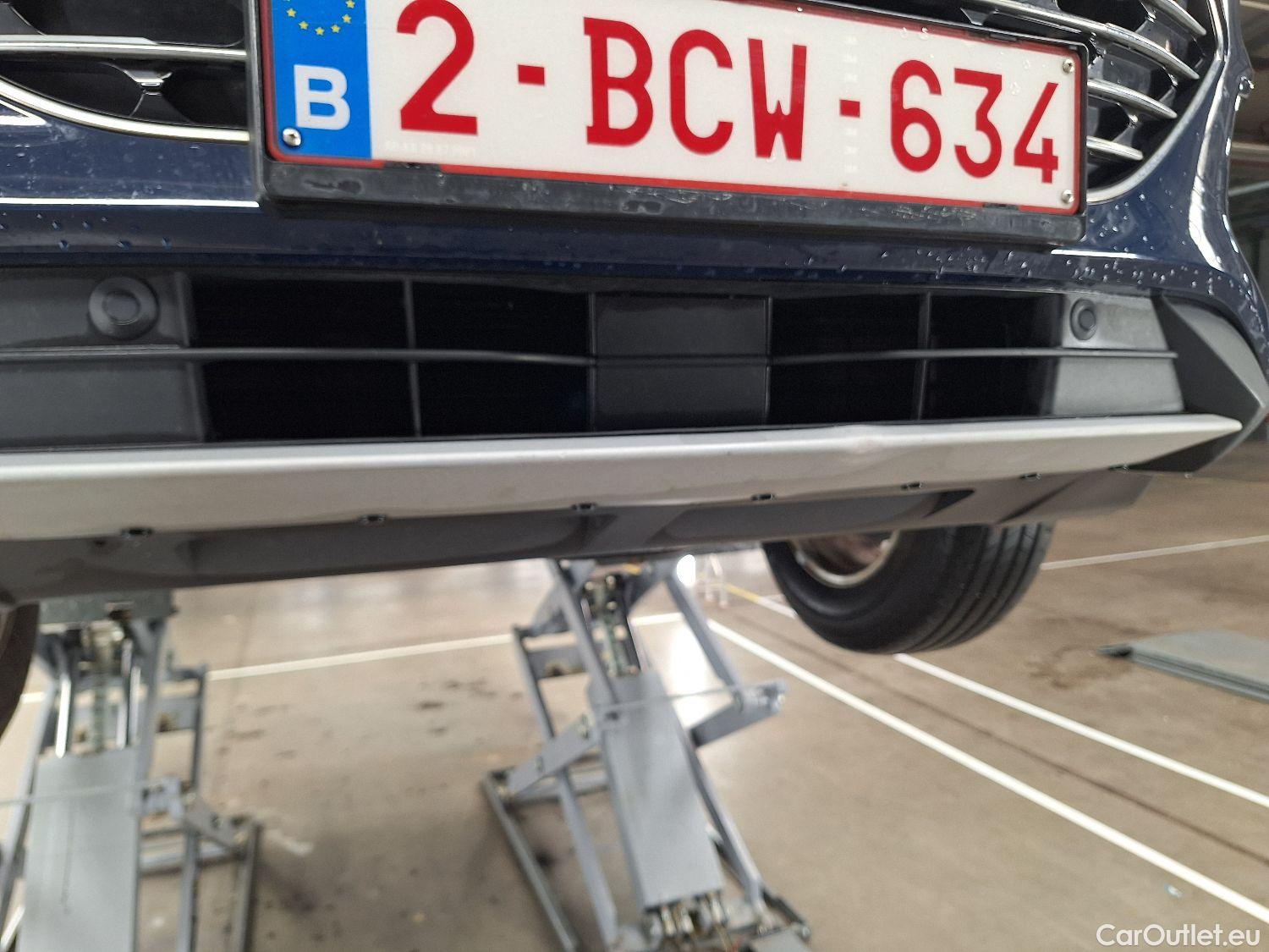  Ford  Kuga Ford,  '19 PHEV, Ford  2.5i PHEV Aut. 165kW Titanium 5d #3