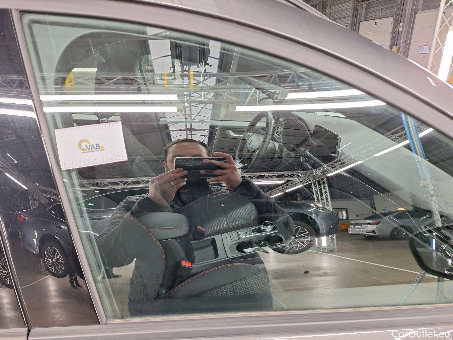  Ford  Kuga Ford,  '19 PHEV, Ford  2.5i PHEV Aut. 165kW ST-Line 5d #4