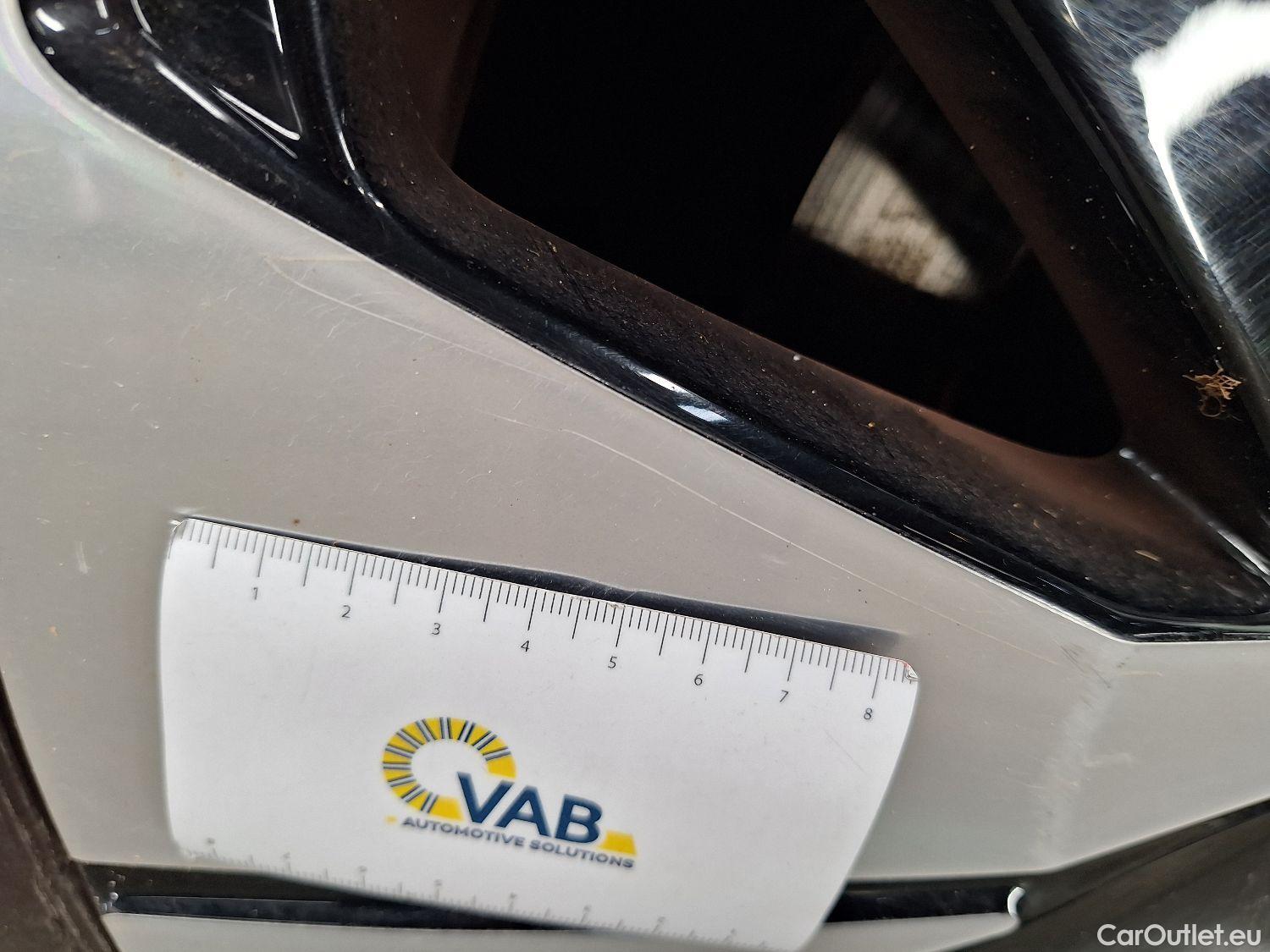  Volvo  XC 40 Volvo, XC40 '17, Volvo XC40 T5 Recharge Geartronic Inscription Expr #17