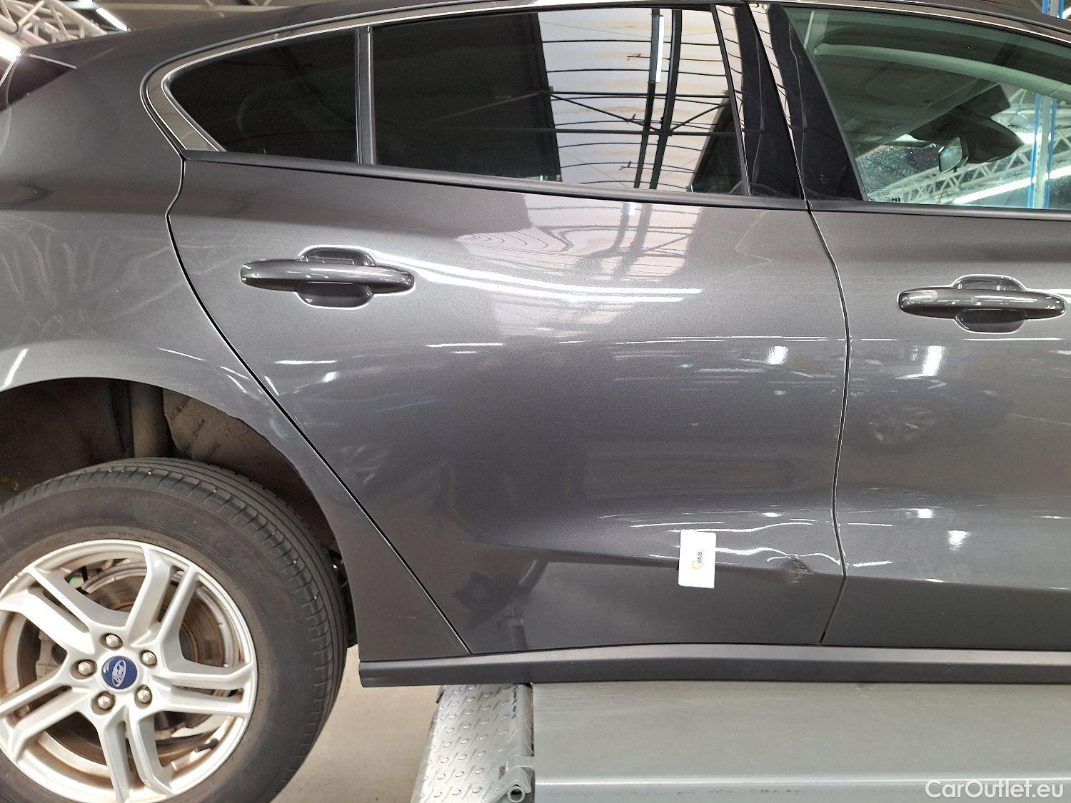  Ford  Focus Ford,  '18, Ford  1.0i EcoB. 74kW Trend Ed. Business 5d #15