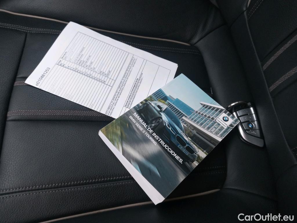  Bmw  Serie 5 BMW  / 2020 / 5P / familiar 520dA xDrive Touring #16