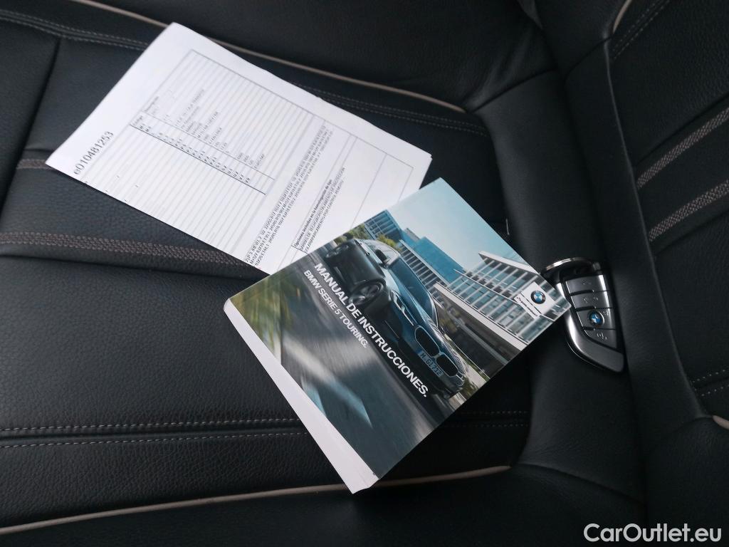  Bmw  Serie 5 BMW  / 2020 / 5P / familiar 520dA xDrive Touring #2