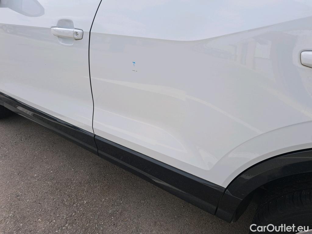  Audi  Q2 AUDI  / 2016 / 5P / todoterreno Design 30 TFSI 85kW (116CV) #9