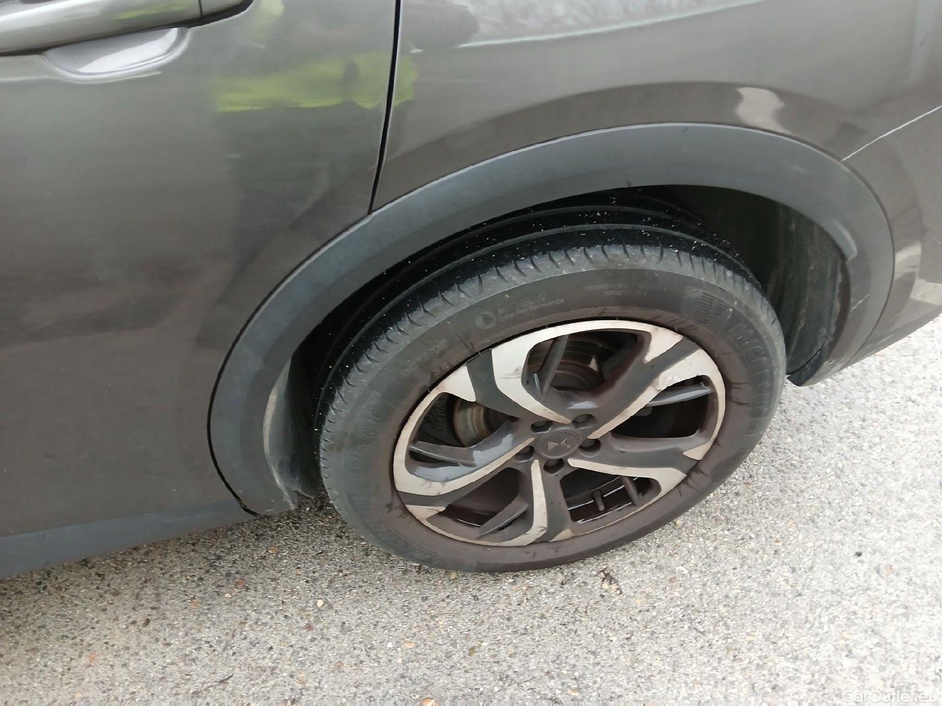  DS  DS7 DS DS 7 Crossback / 2017 / 5P / todoterreno BlueHDi DE 96kW (130CV) Auto. CHIC (AC) #6