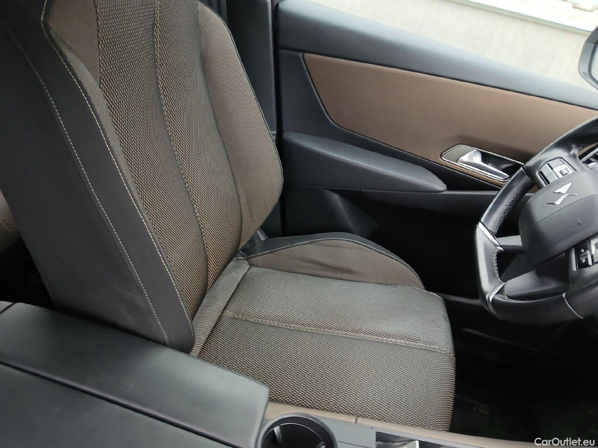  DS  DS7 DS DS 7 Crossback / 2017 / 5P / todoterreno BlueHDi DE 96kW (130CV) Auto. CHIC (AC) #1