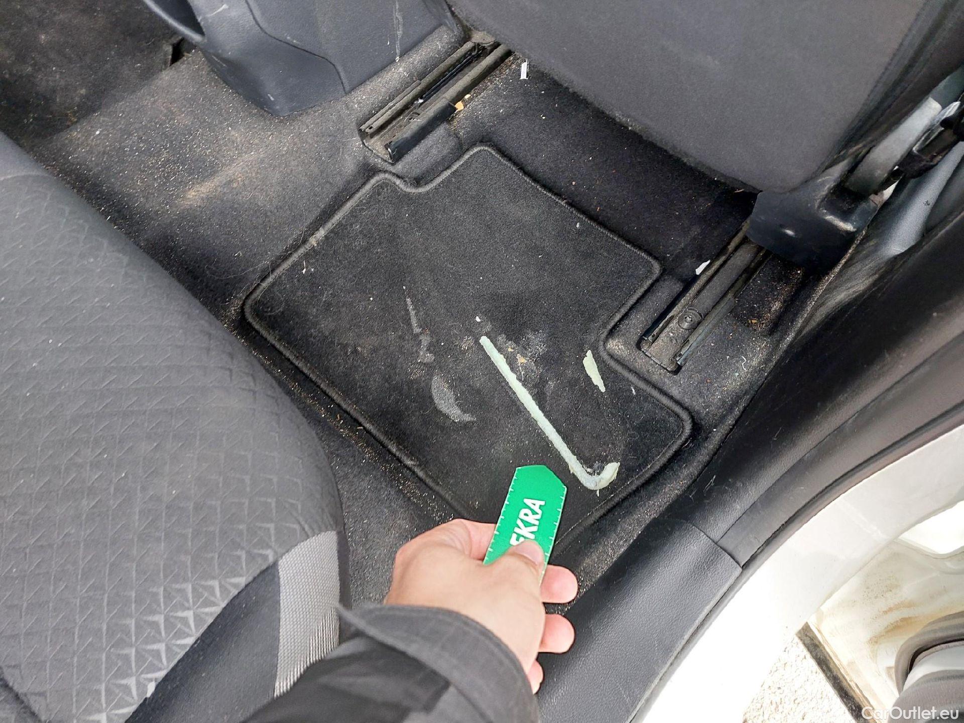  Nissan  Juke NISSAN  / 2019 / 5P / crossover DIG-T 84 kW (114 CV) DCT 7 V N-Connecta (AC) #2