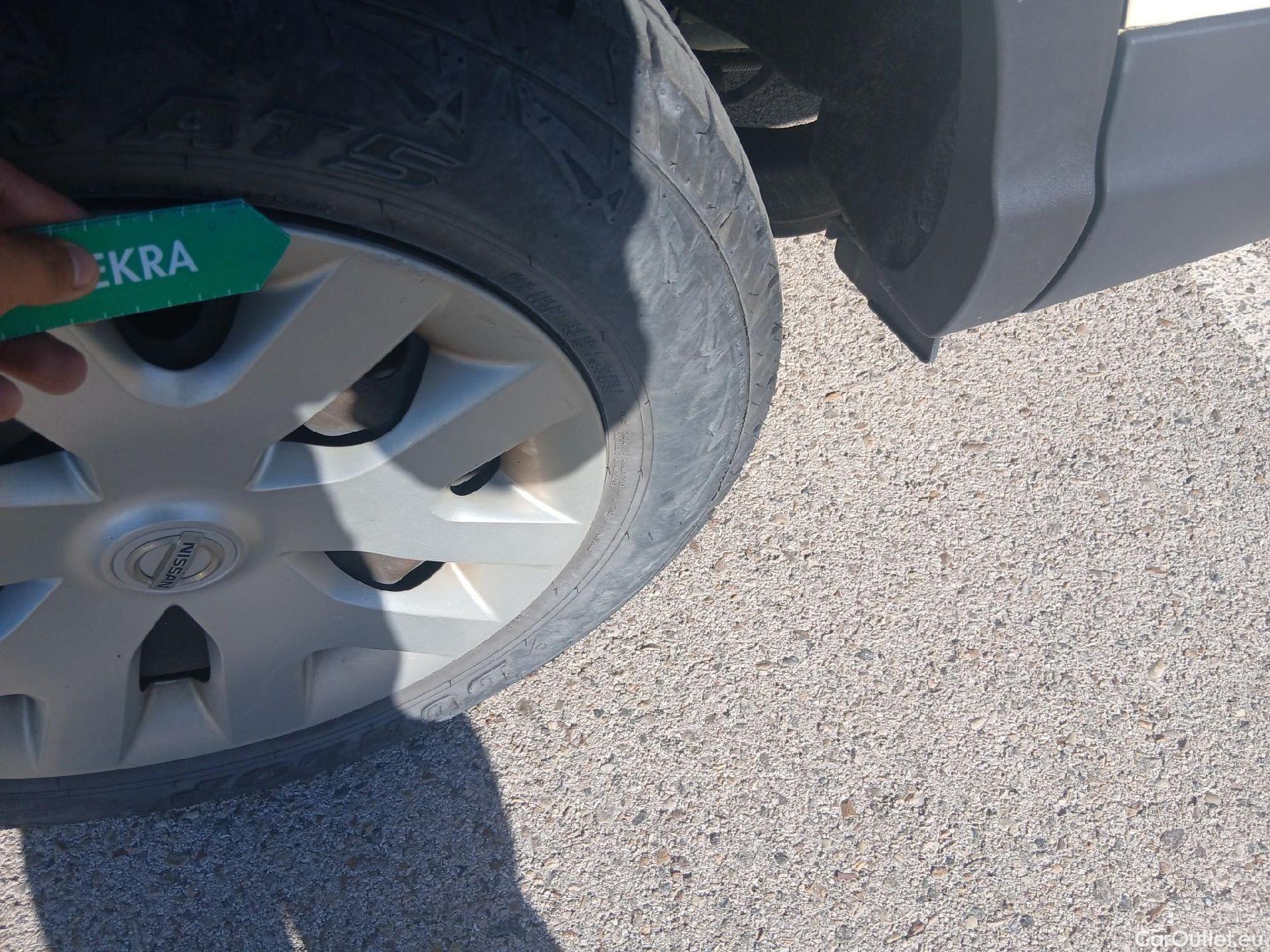  Nissan  Qashqai NISSAN  / 2017 / 5P / todoterreno dCi 96 kW (130 CV) 4x4-i VISIA #26