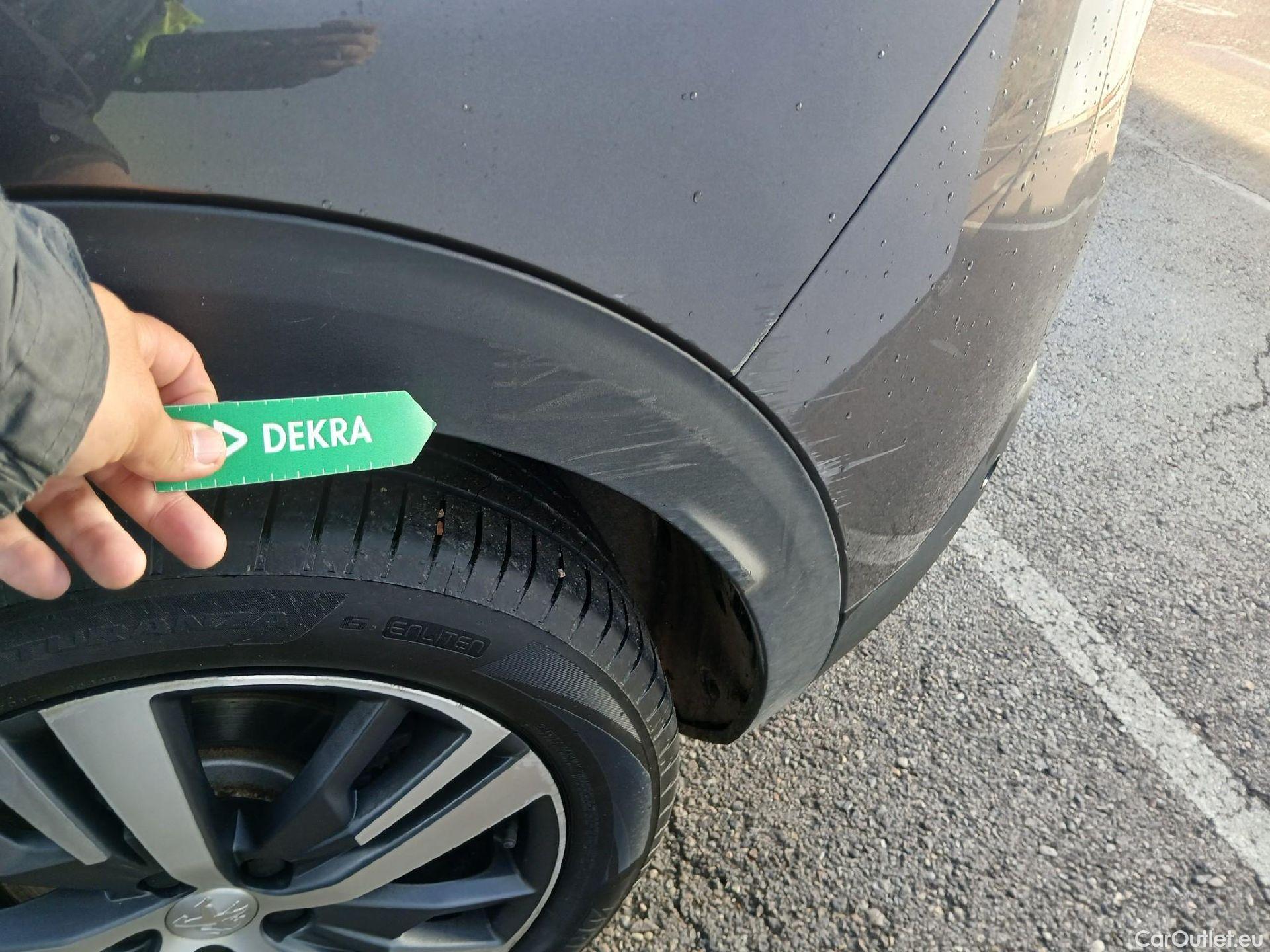  Peugeot  3008 PEUGEOT  / 2020 / 5P / todoterreno 1.2 PureTech 96KW S&S Allure Pack #17