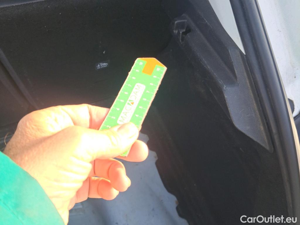  Opel  Corsa OPEL  1.2T XHL 74kW (100CV) Elegance #13