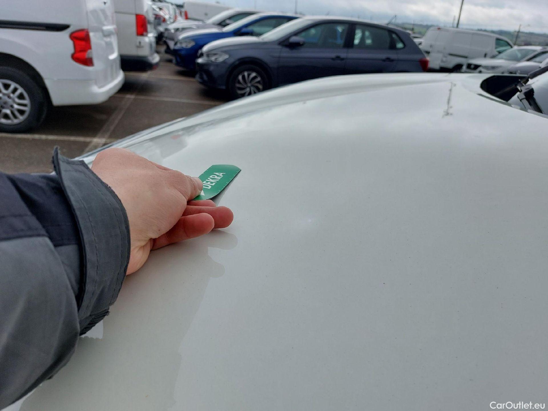  Nissan  Juke NISSAN  / 2019 / 5P / crossover DIG-T 84 kW (114 CV) DCT 7 V N-Connecta (AC) #5