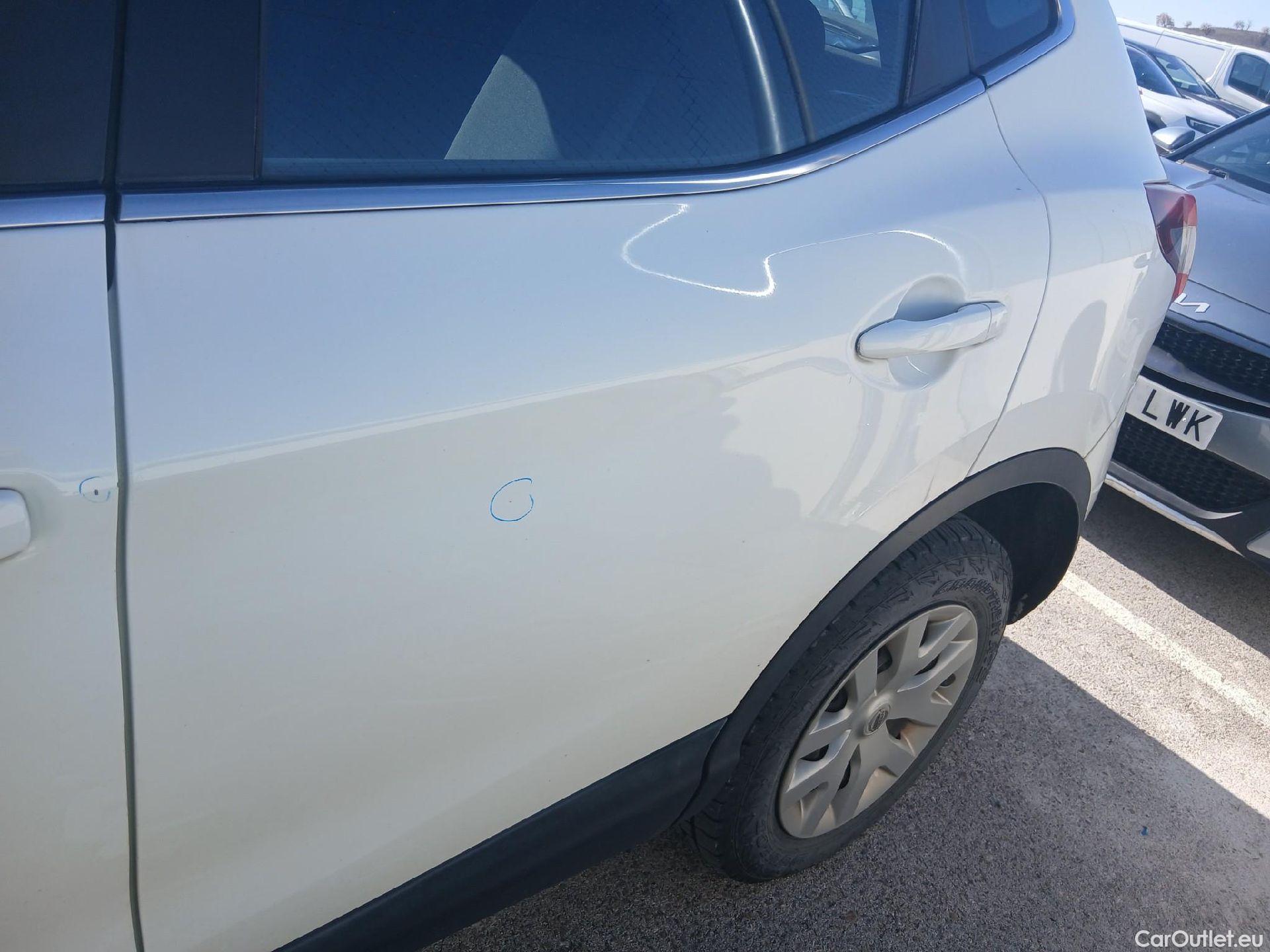  Nissan  Qashqai NISSAN  / 2017 / 5P / todoterreno dCi 96 kW (130 CV) 4x4-i VISIA #17