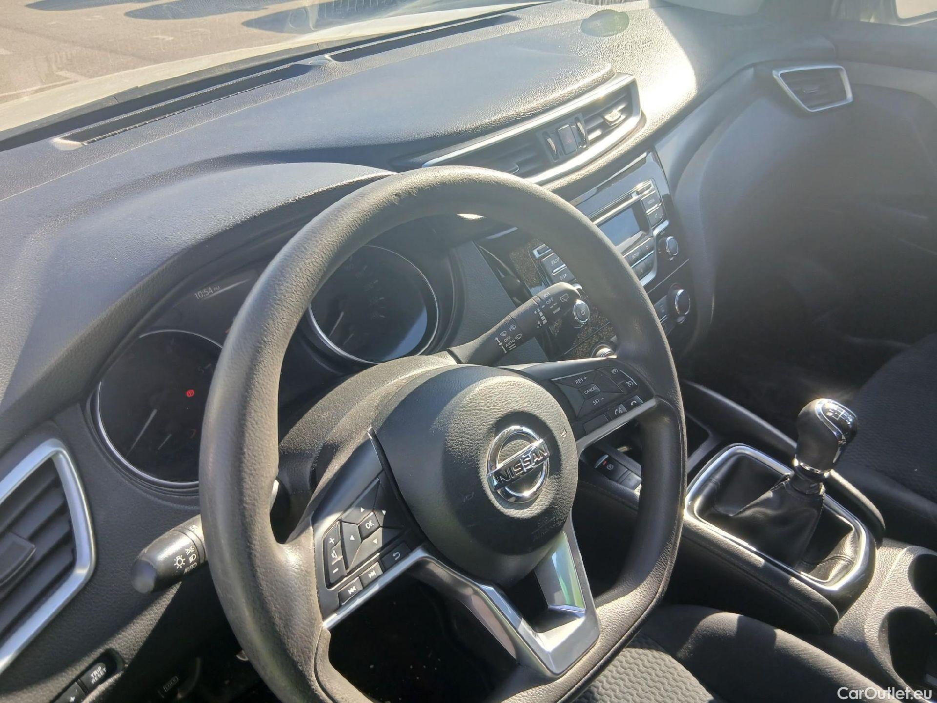  Nissan  Qashqai NISSAN  / 2017 / 5P / todoterreno dCi 96 kW (130 CV) 4x4-i VISIA #3