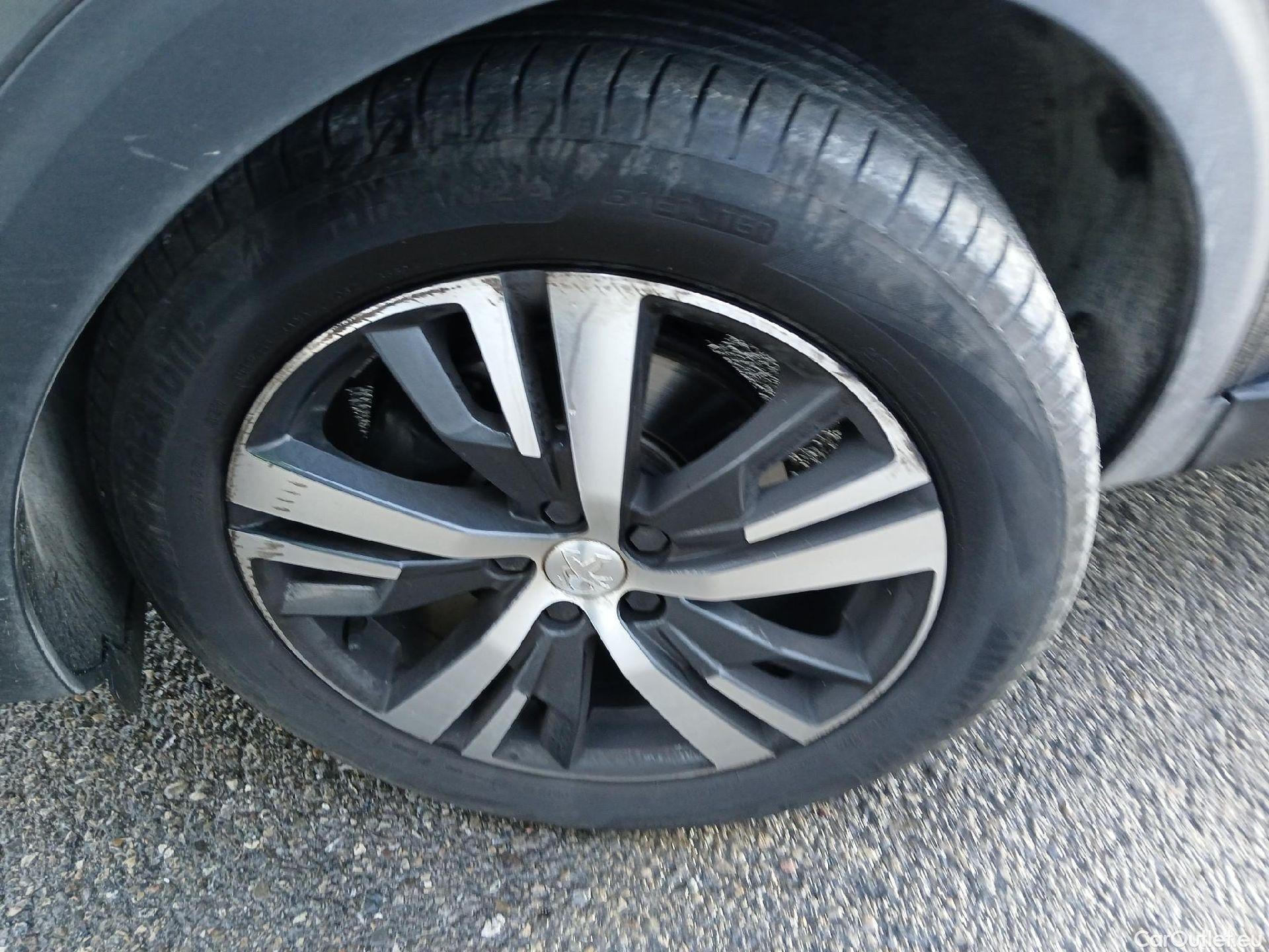  Peugeot  3008 PEUGEOT  / 2020 / 5P / todoterreno 1.2 PureTech 96KW S&S Allure Pack #8