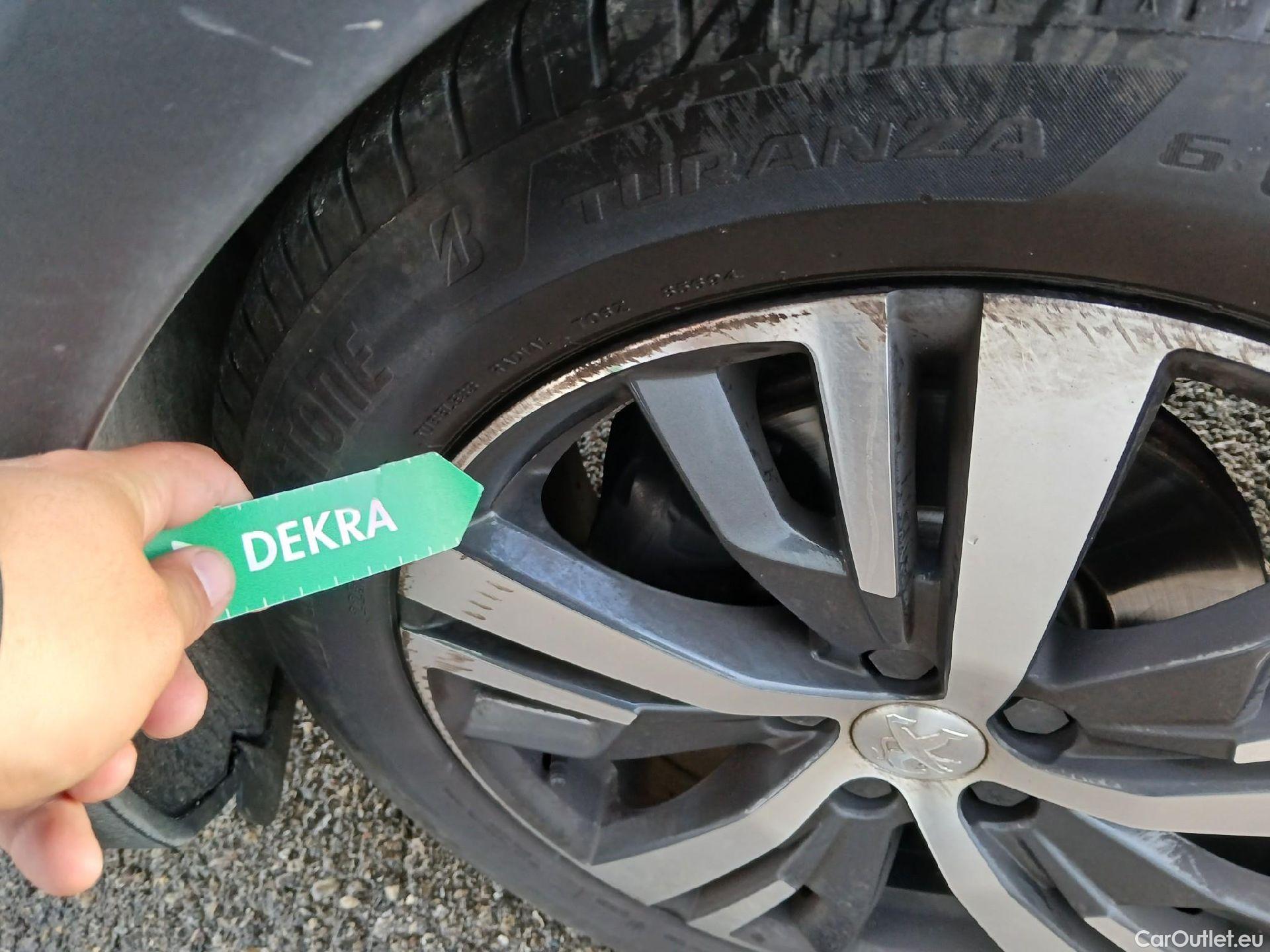  Peugeot  3008 PEUGEOT  / 2020 / 5P / todoterreno 1.2 PureTech 96KW S&S Allure Pack #6