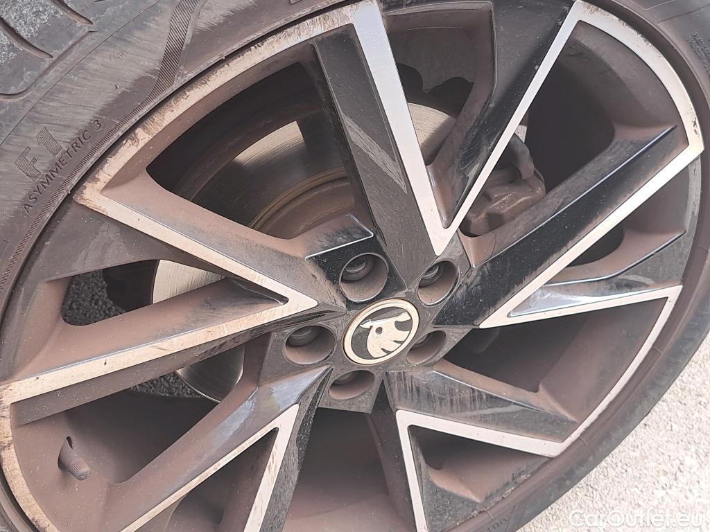  Skoda  KAMIQ SKODA  / 2019 / 5P / todoterreno 1.5 TSI 110kW (150CV) DSG Montecarlo #10