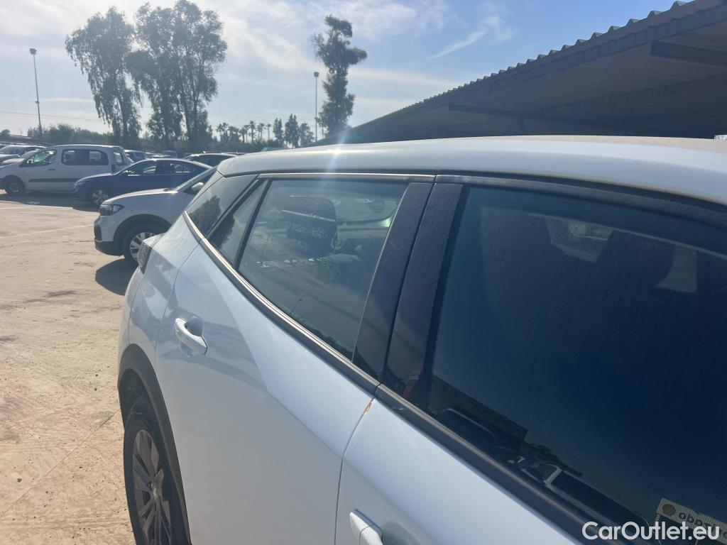  Peugeot  2008 PEUGEOT  / 2019 / 5P / todoterreno Active Pack BlueHDI 81kW (110CV) #8