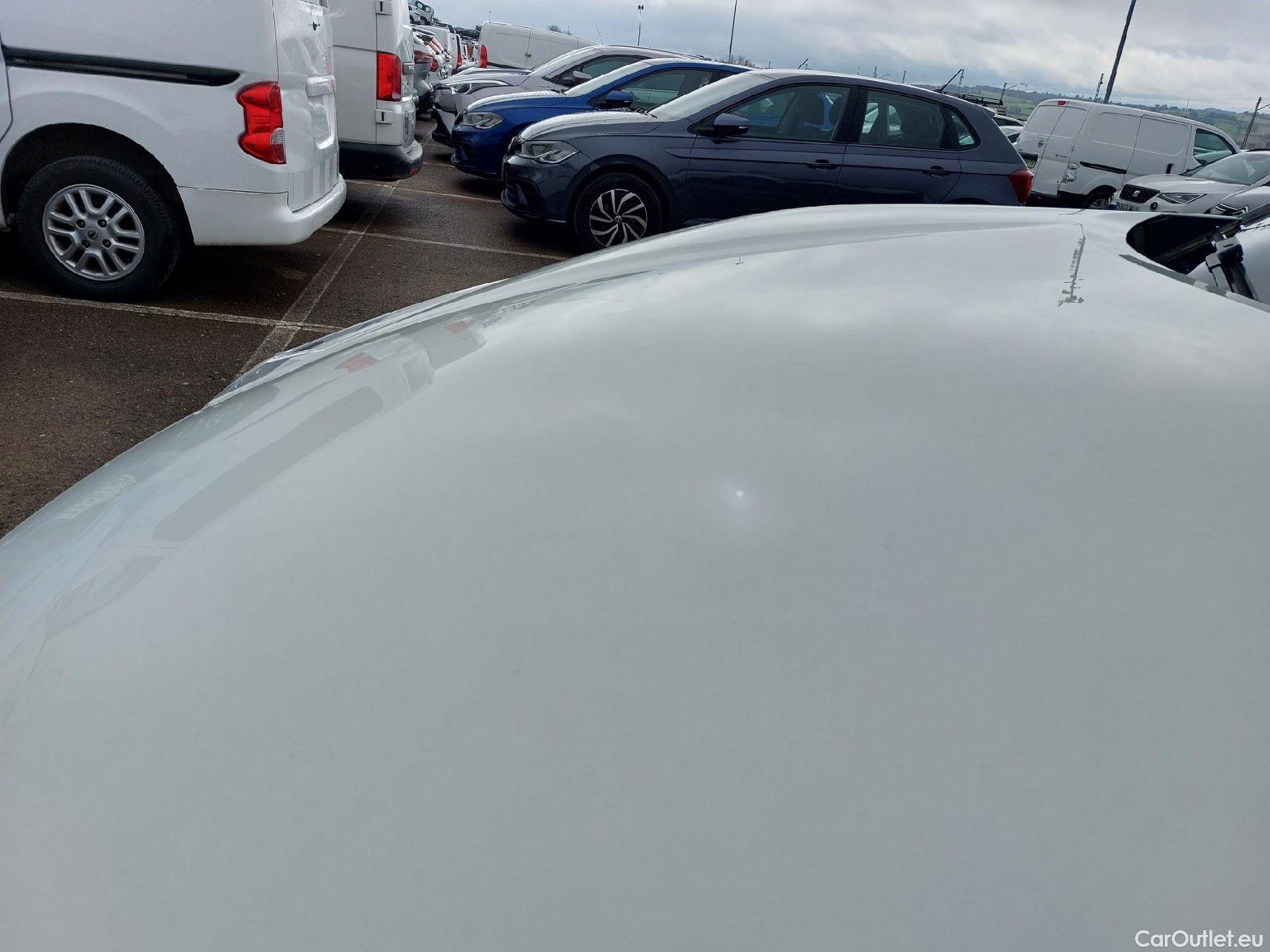  Nissan  Juke NISSAN  / 2019 / 5P / crossover DIG-T 84 kW (114 CV) DCT 7 V N-Connecta (AC) #6