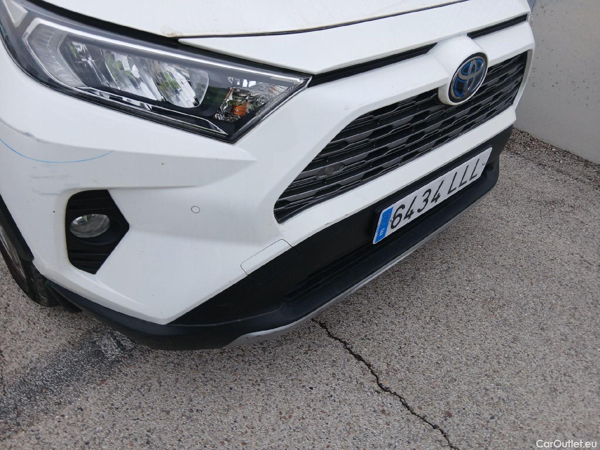  Toyota  RAV4 TOYOTA  / 2018 / 5P / todoterreno 2.5l 220H Advance #10