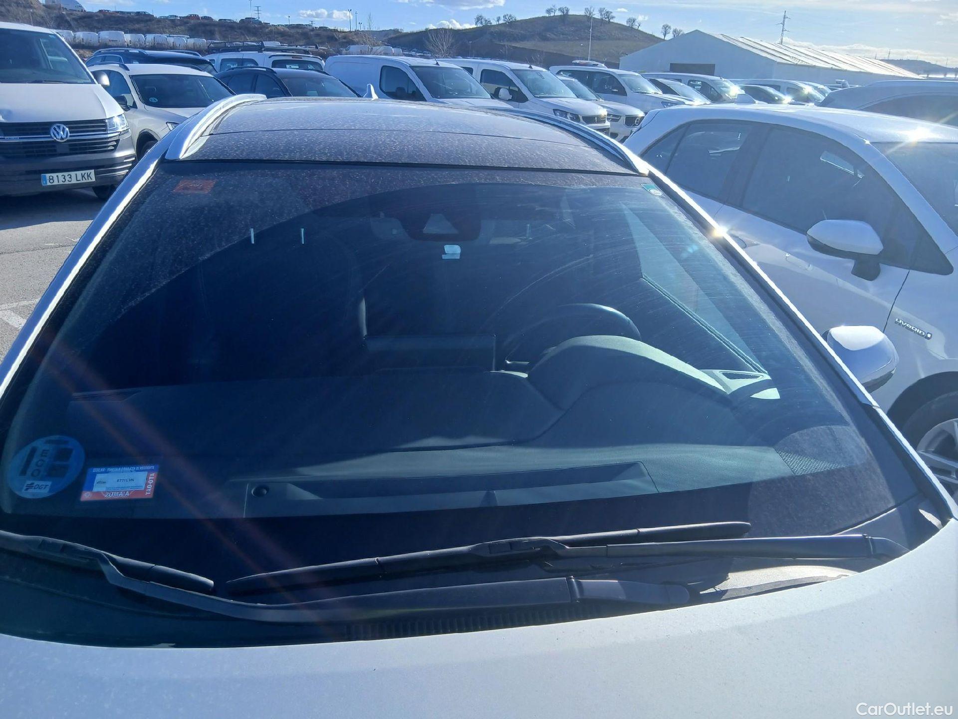  Toyota  Corolla TOYOTA  / 2019 / 5P / familiar 2.0 180H STYLE E-CVT TOURING SPORT #14