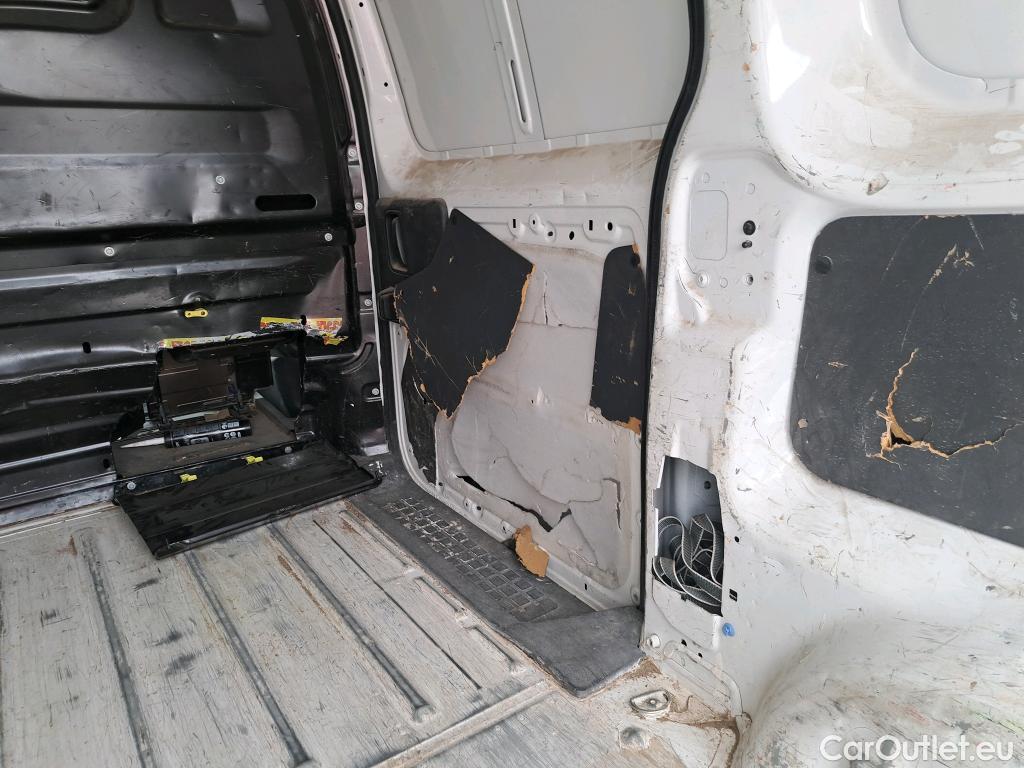  Citroen  Jumpy CITROEN  / 2016 / 4P / furgón Talla M BlueHDi 100 S&S 6v Control #42