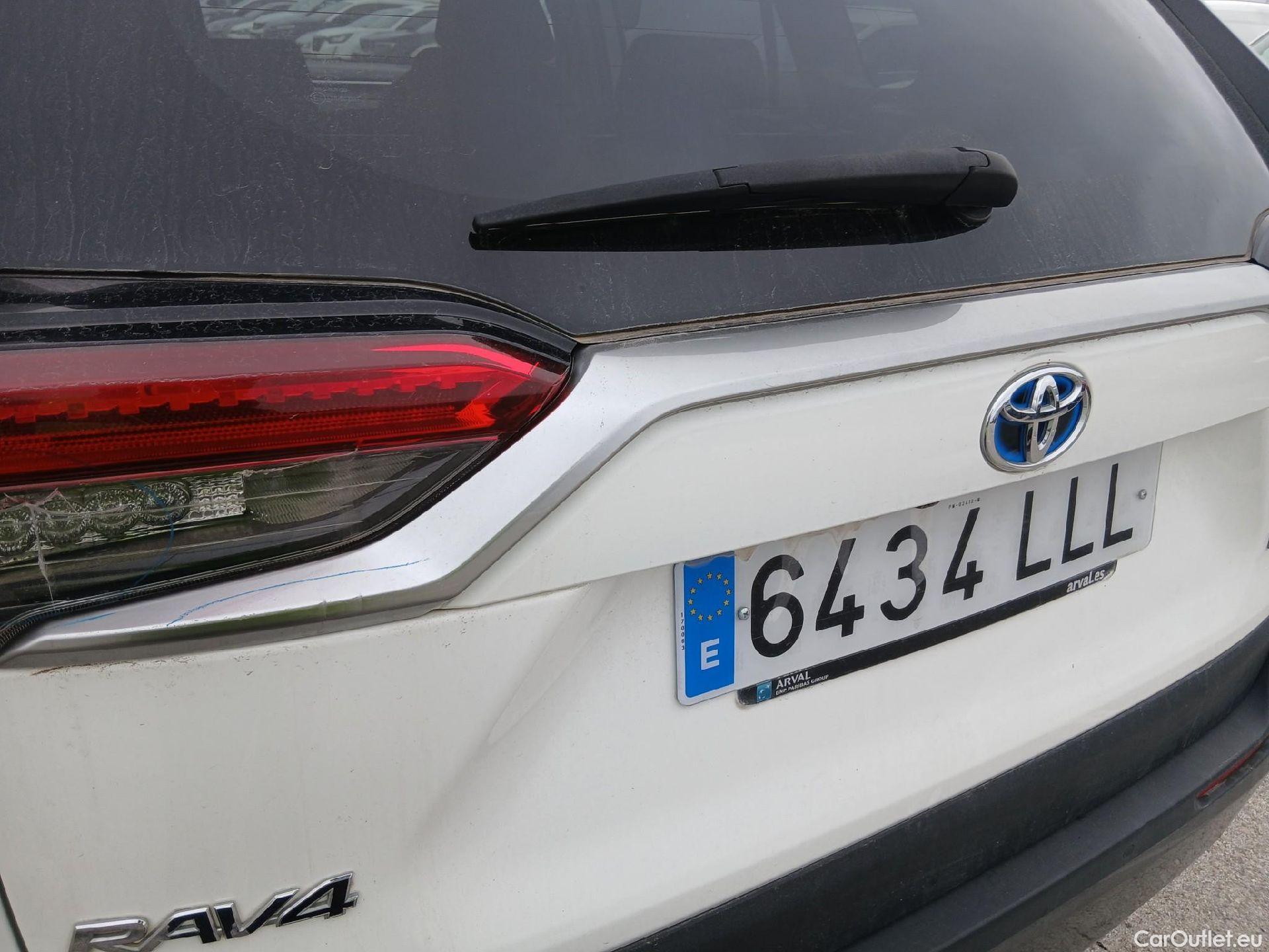  Toyota  RAV4 TOYOTA  / 2018 / 5P / todoterreno 2.5l 220H Advance #24