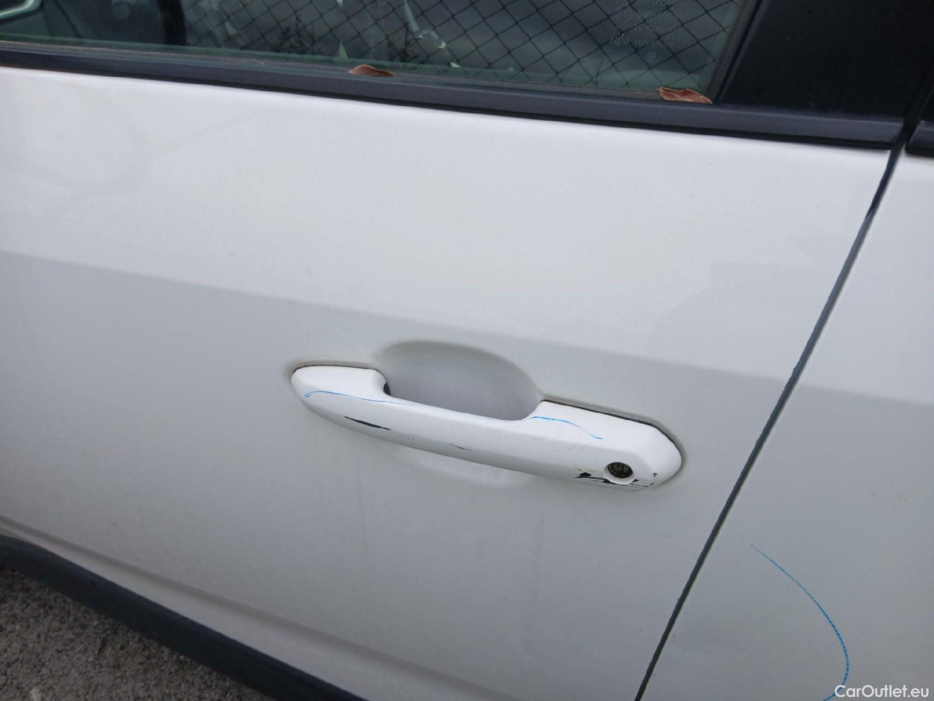  Toyota  RAV4 TOYOTA  / 2018 / 5P / todoterreno 2.5l 220H Advance #16