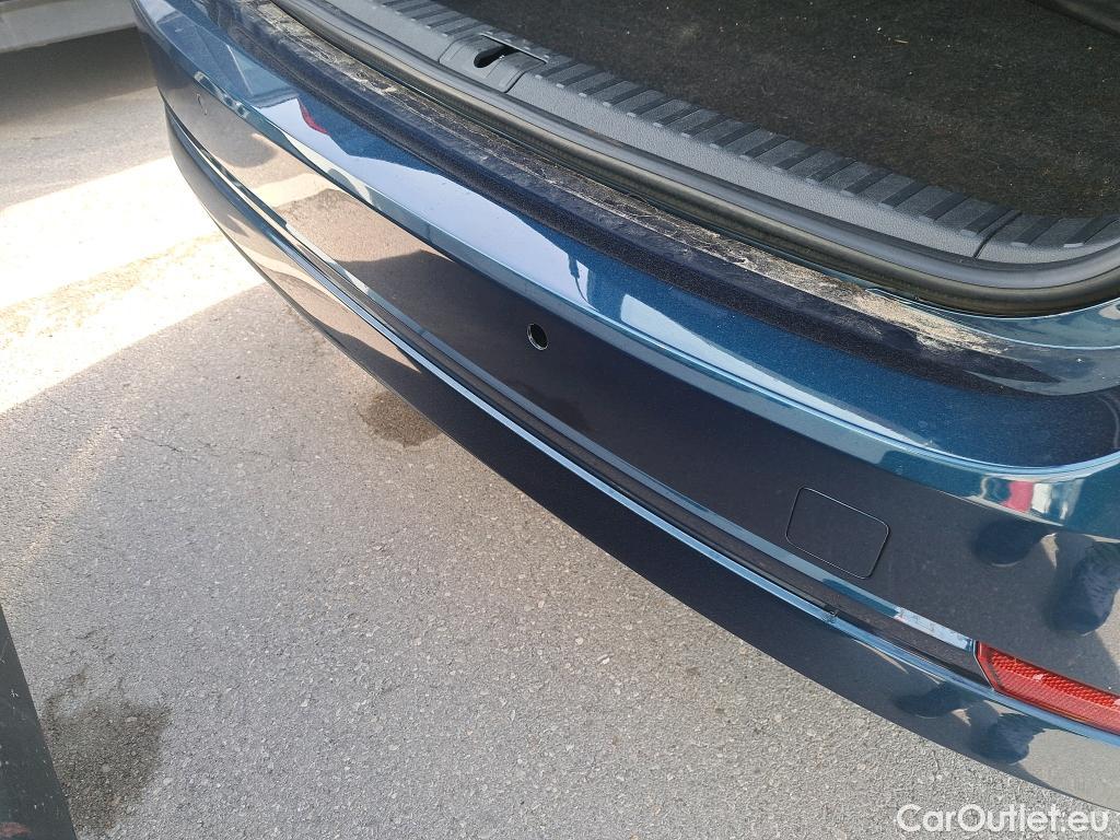  Skoda  Octavia SKODA  / 2020 / 5P / familiar Combi 2.0 TDI 110kW(150CV) DSG Ambition #1