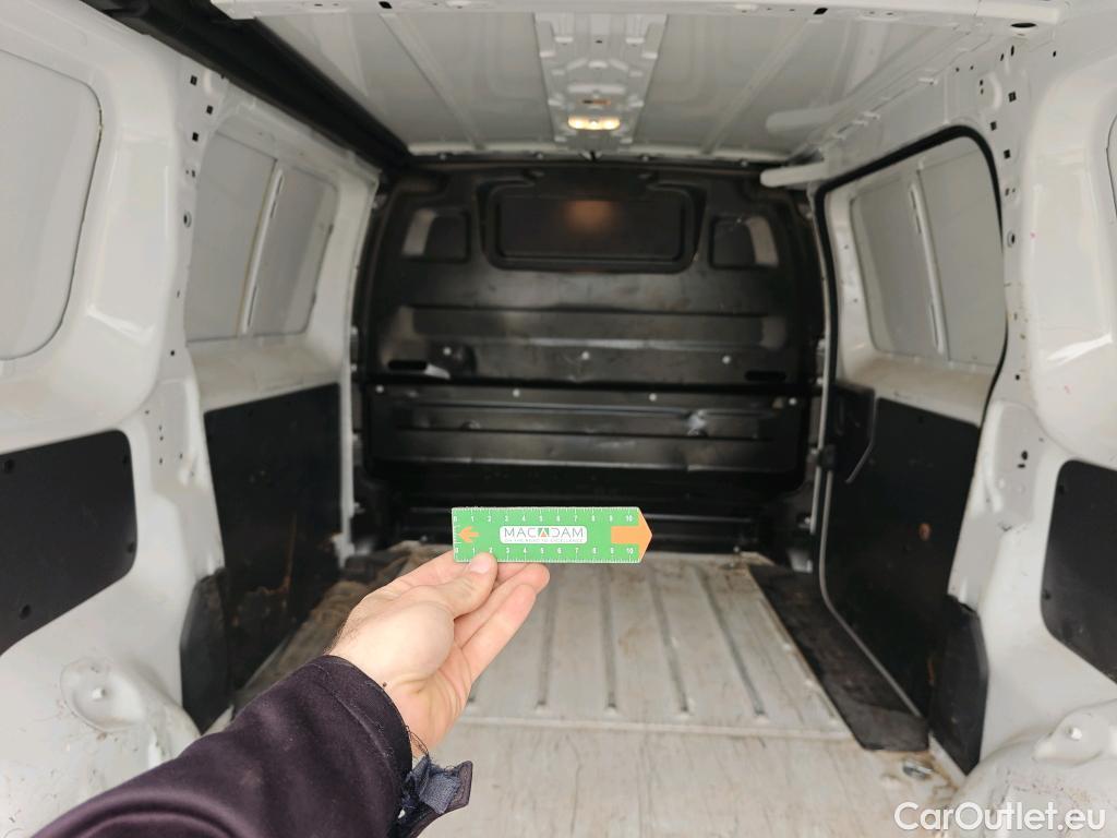  Citroen  Jumpy CITROEN  / 2016 / 4P / furgón Talla XL BlueHDi 120 S&S 6v Control #22