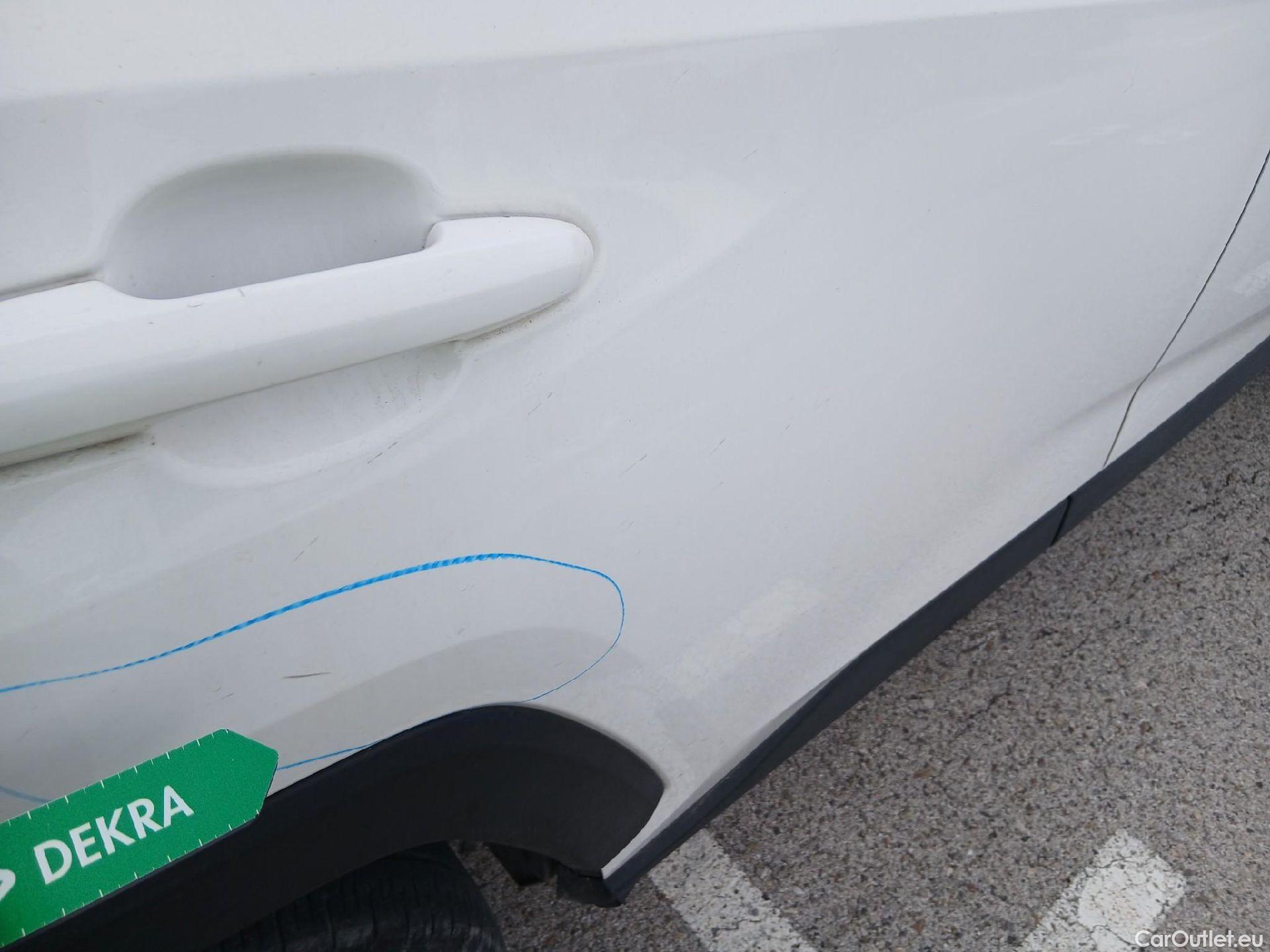  Toyota  RAV4 TOYOTA  / 2018 / 5P / todoterreno 2.5l 220H Advance #33