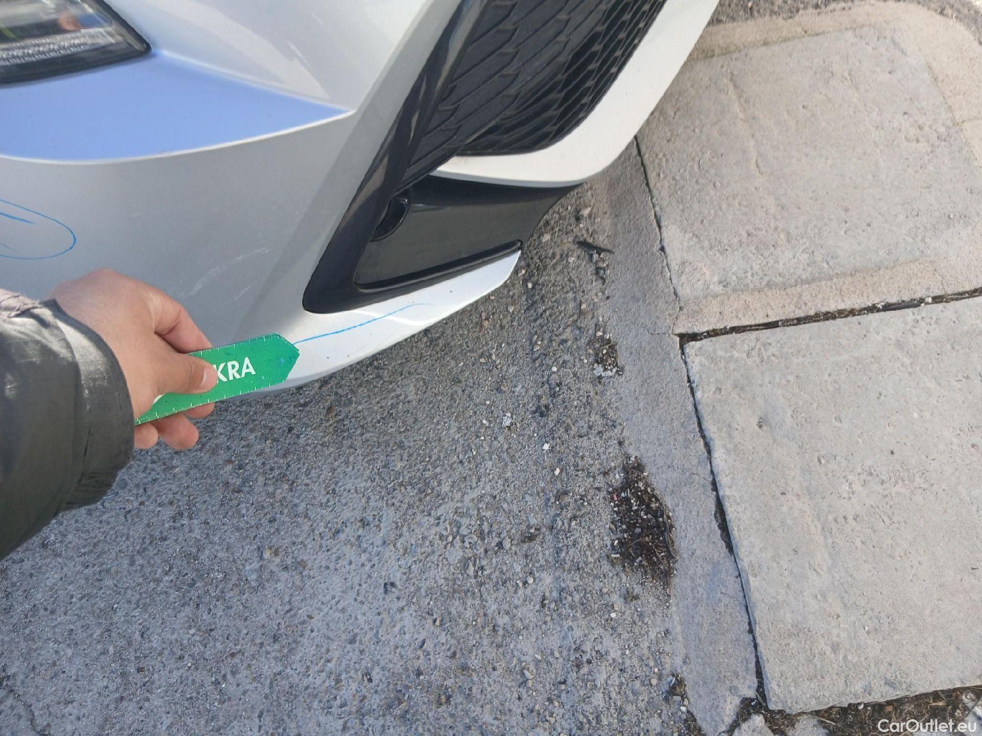  Toyota  Corolla TOYOTA  / 2019 / 5P / familiar 2.0 180H STYLE E-CVT TOURING SPORT #8