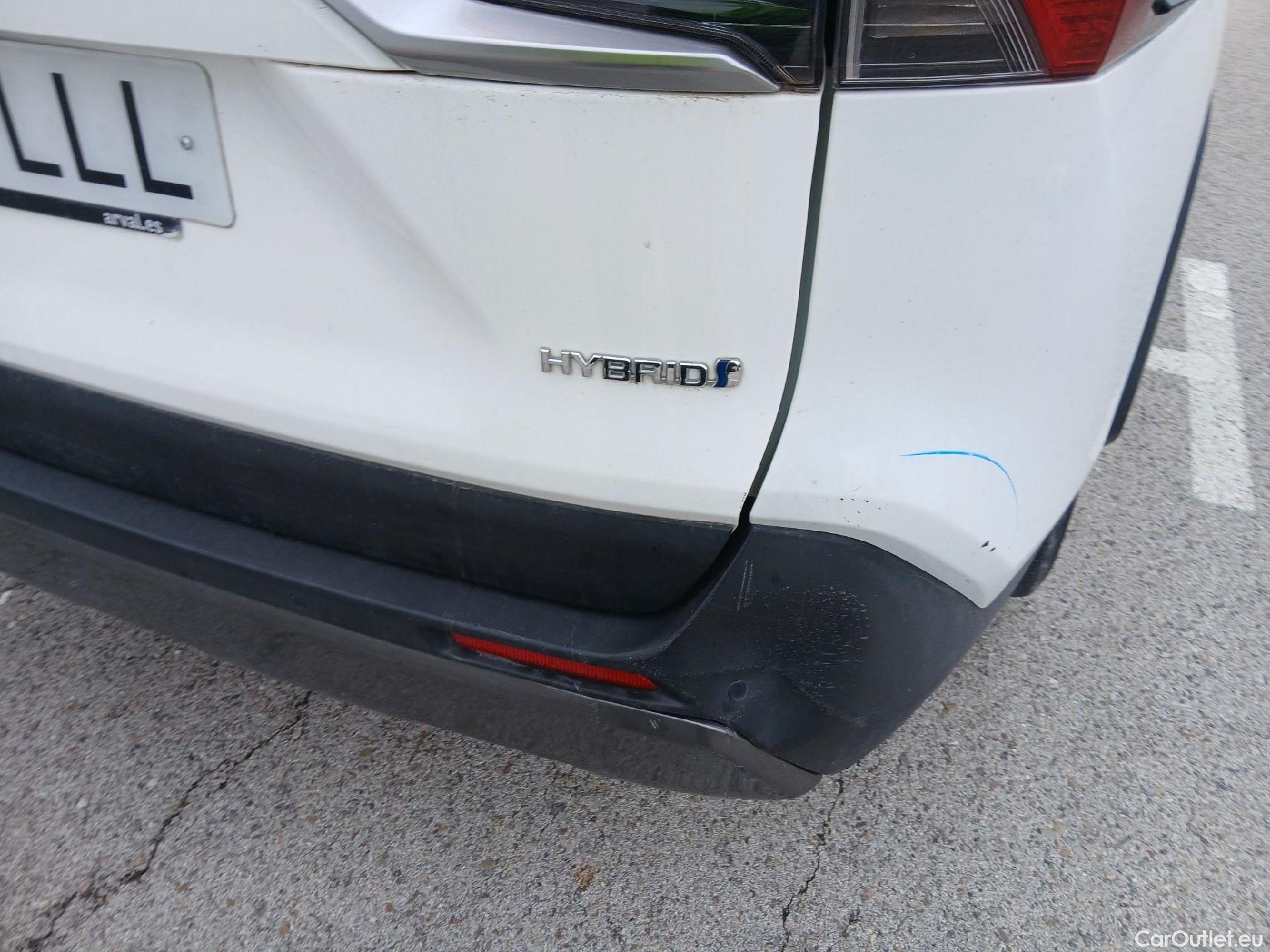  Toyota  RAV4 TOYOTA  / 2018 / 5P / todoterreno 2.5l 220H Advance #28